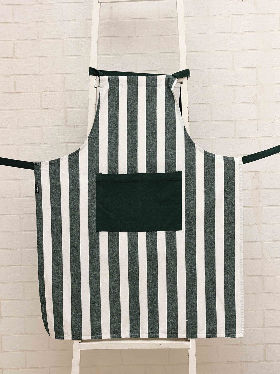 

Ariana White & Black Printed Cotton Apron