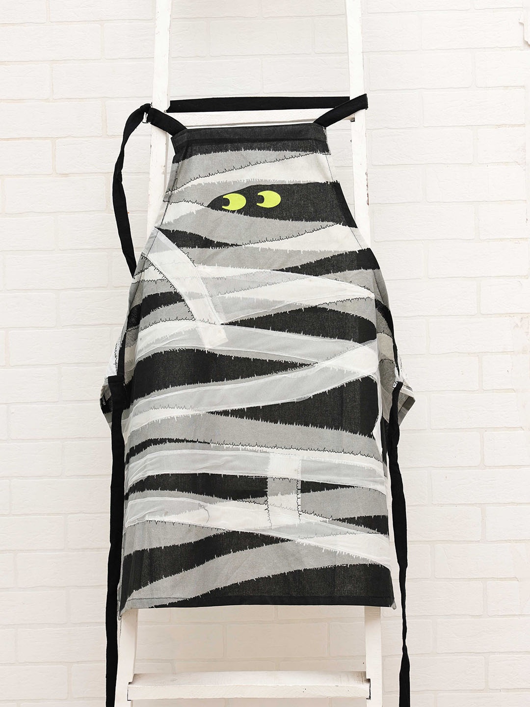 

Ariana Black & Grey Printed Cotton Apron