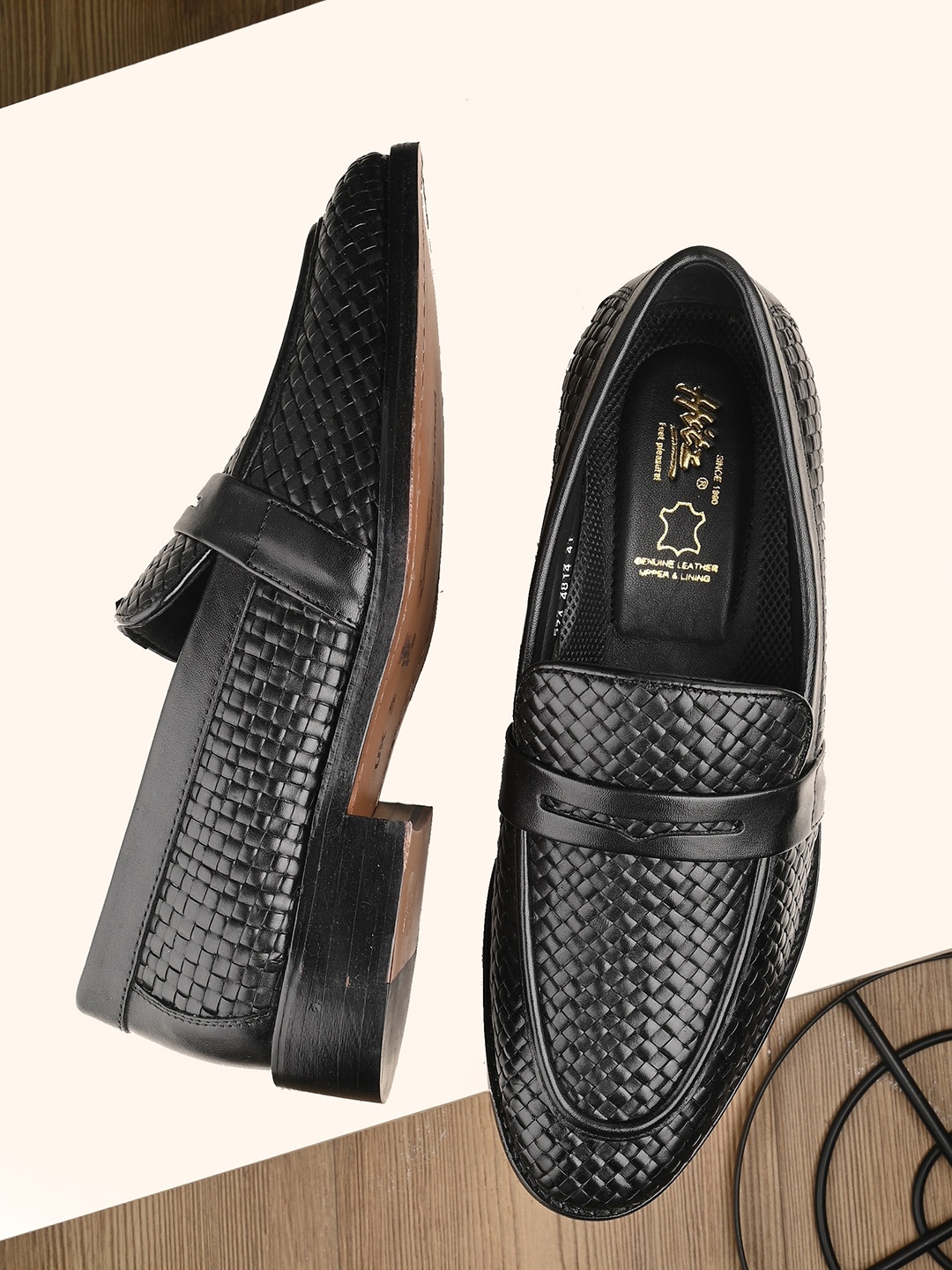 

Hitz Men Textured Formal Loafers, Black