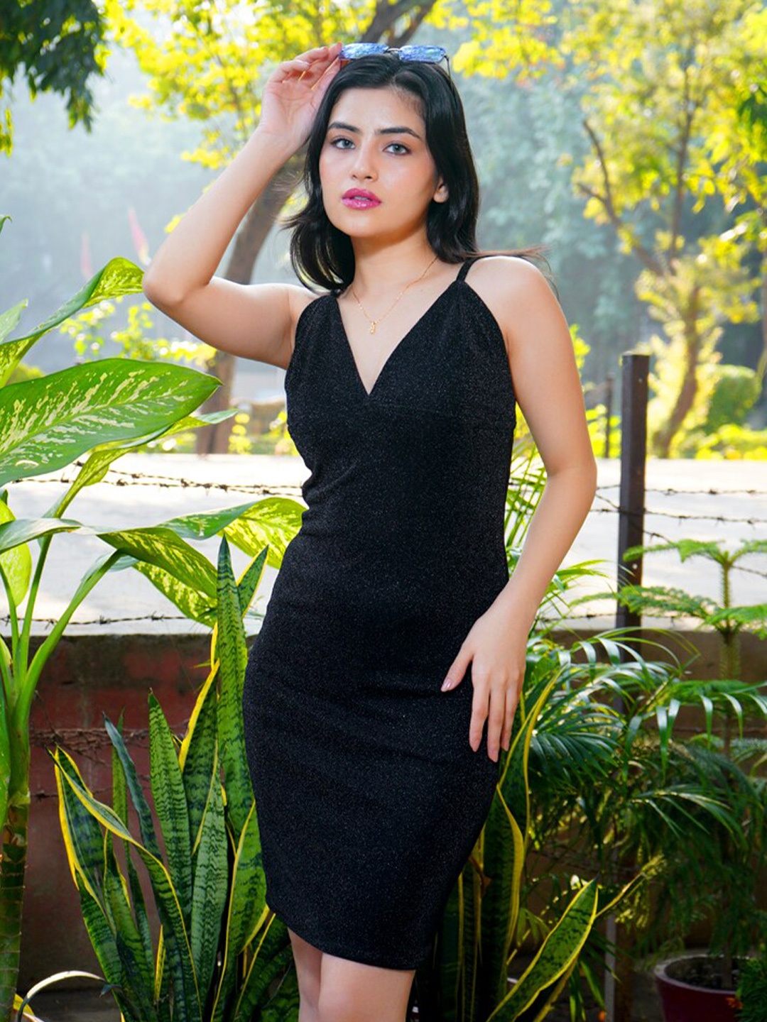 

CRAZEVILLA Shimmer Bodycon Dress, Black