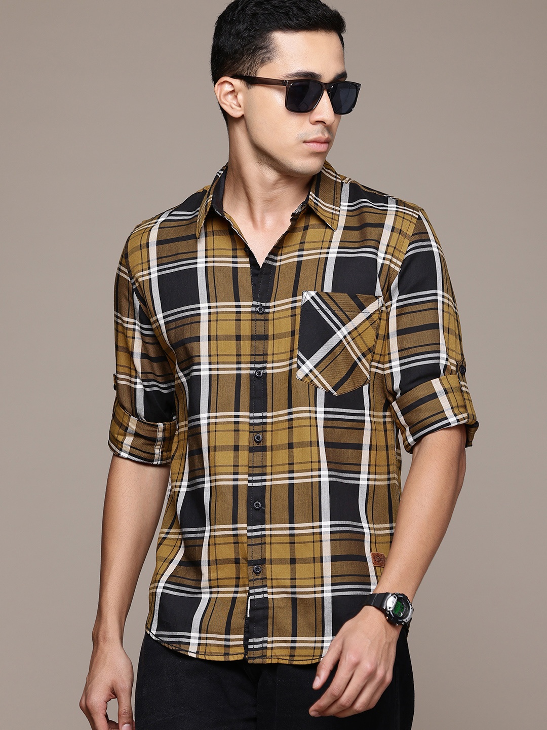 

The Roadster Lifestyle Co. Men Pure Cotton Checked Casual Shirt, Yellow