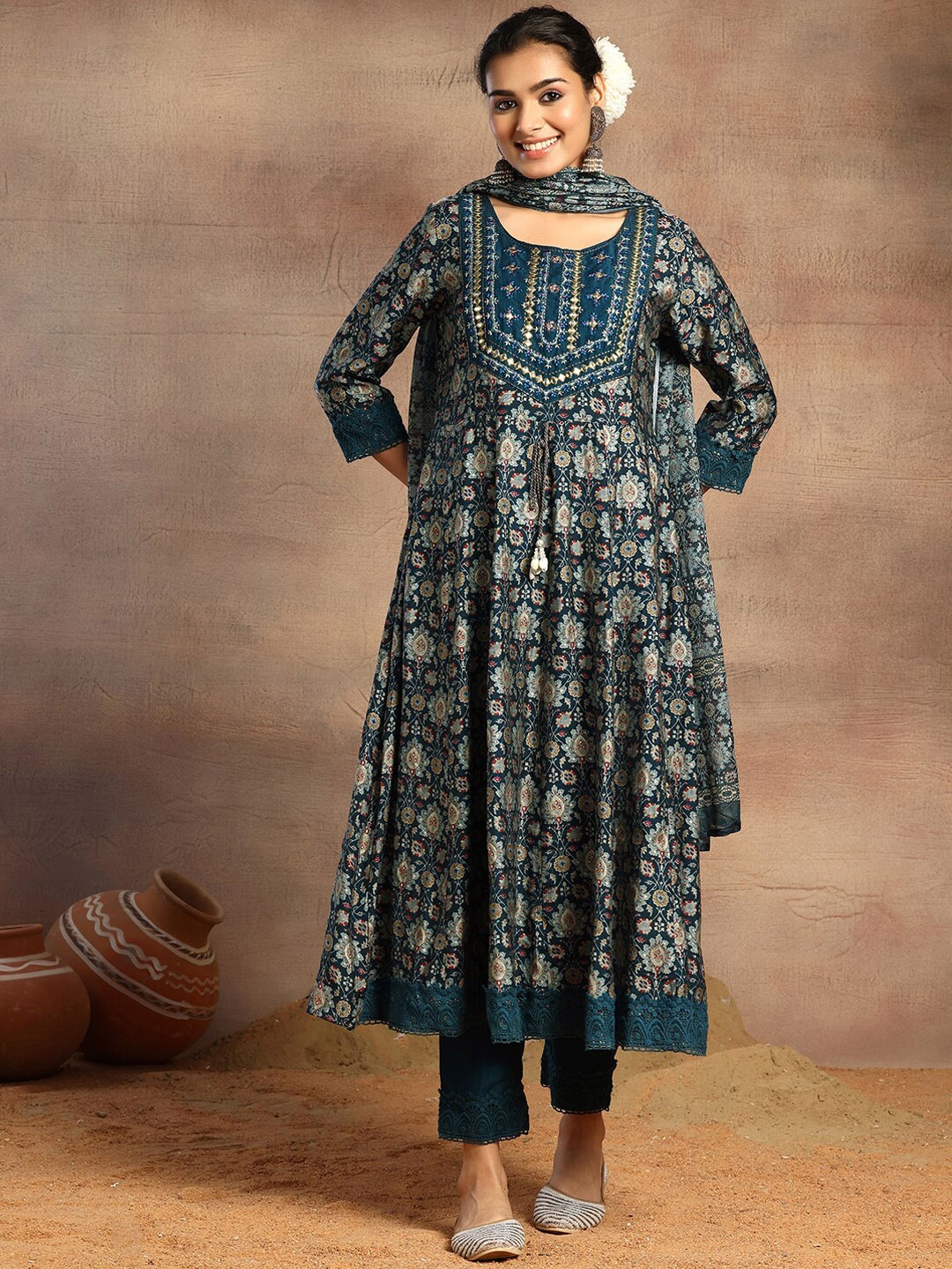 

Rang by Indya Floral Printed Regular Kurta with Trousers & With Dupatta, Teal