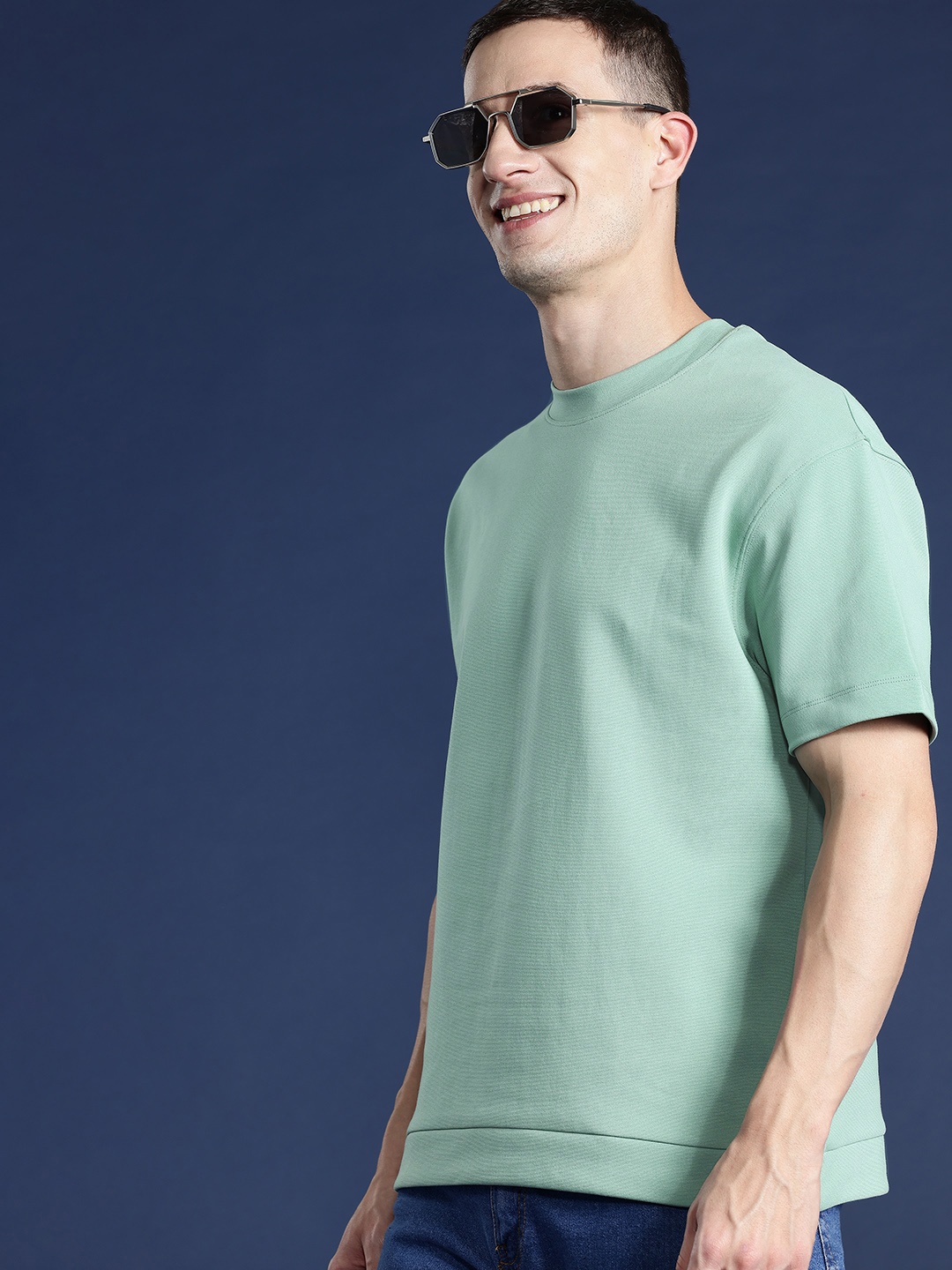 

Mast & Harbour Men Drop-Shoulder Sleeves Relaxed Fit T-shirt, Green