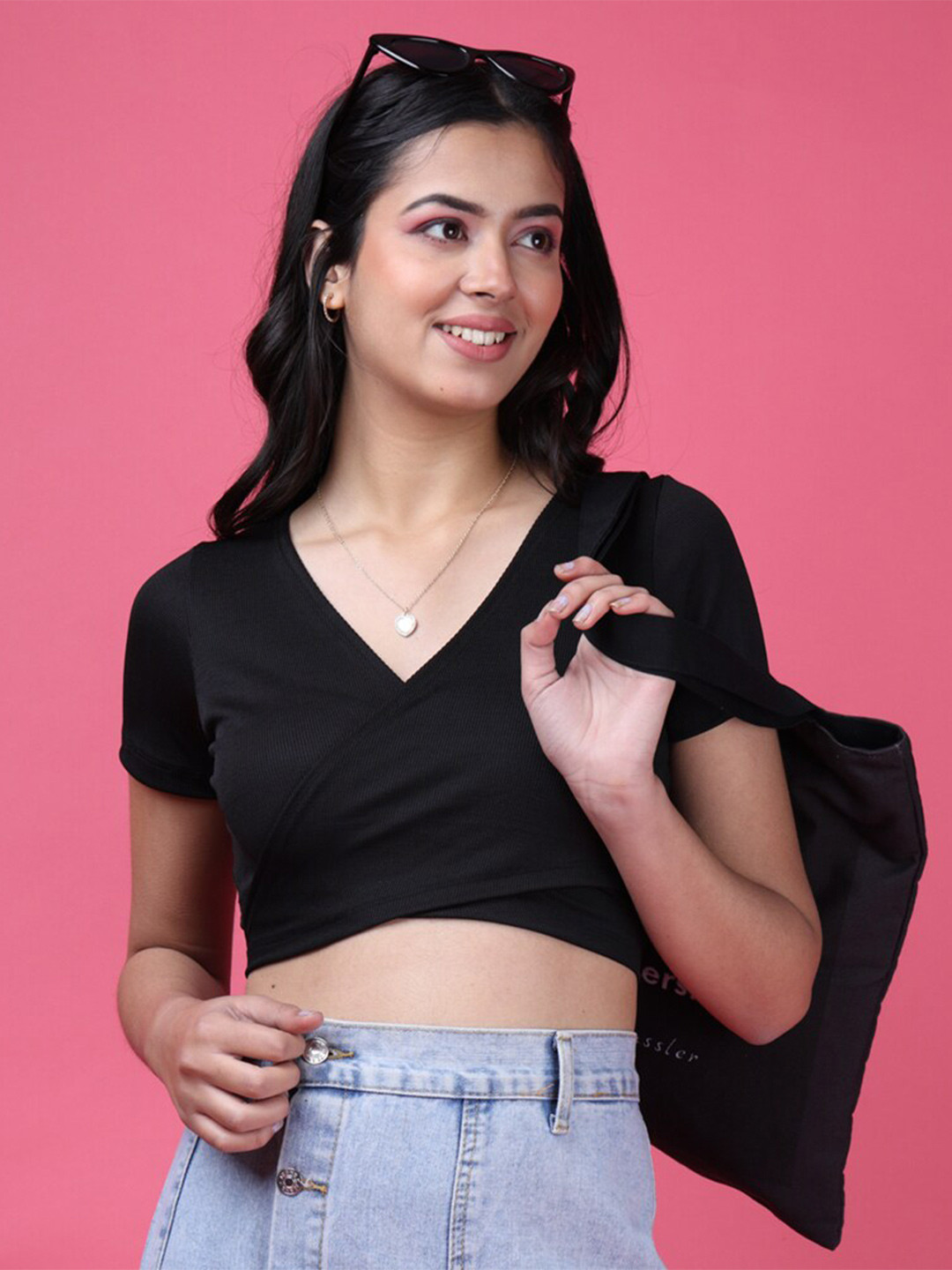 

Eyebogler V-Neck Waist Tie-Up Detailed Slim Fit Wrap Crop Top, Black
