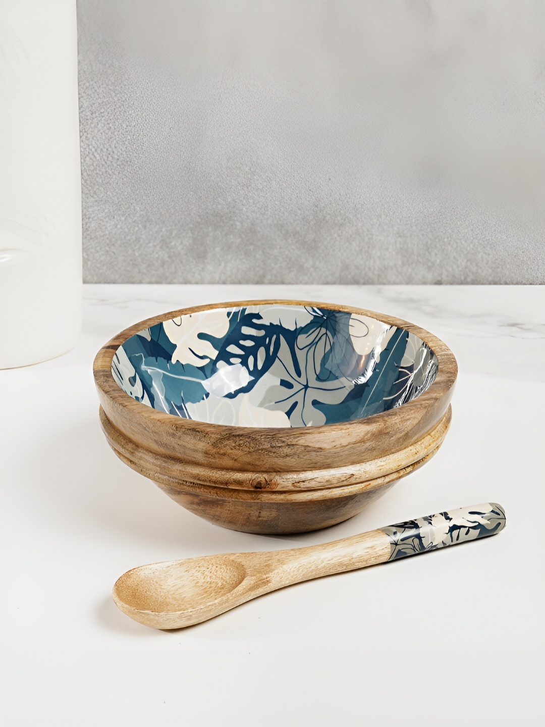 

Amora 2 Pieces Blue Floral Printed Mango Wood Salad Bowls With Spoon