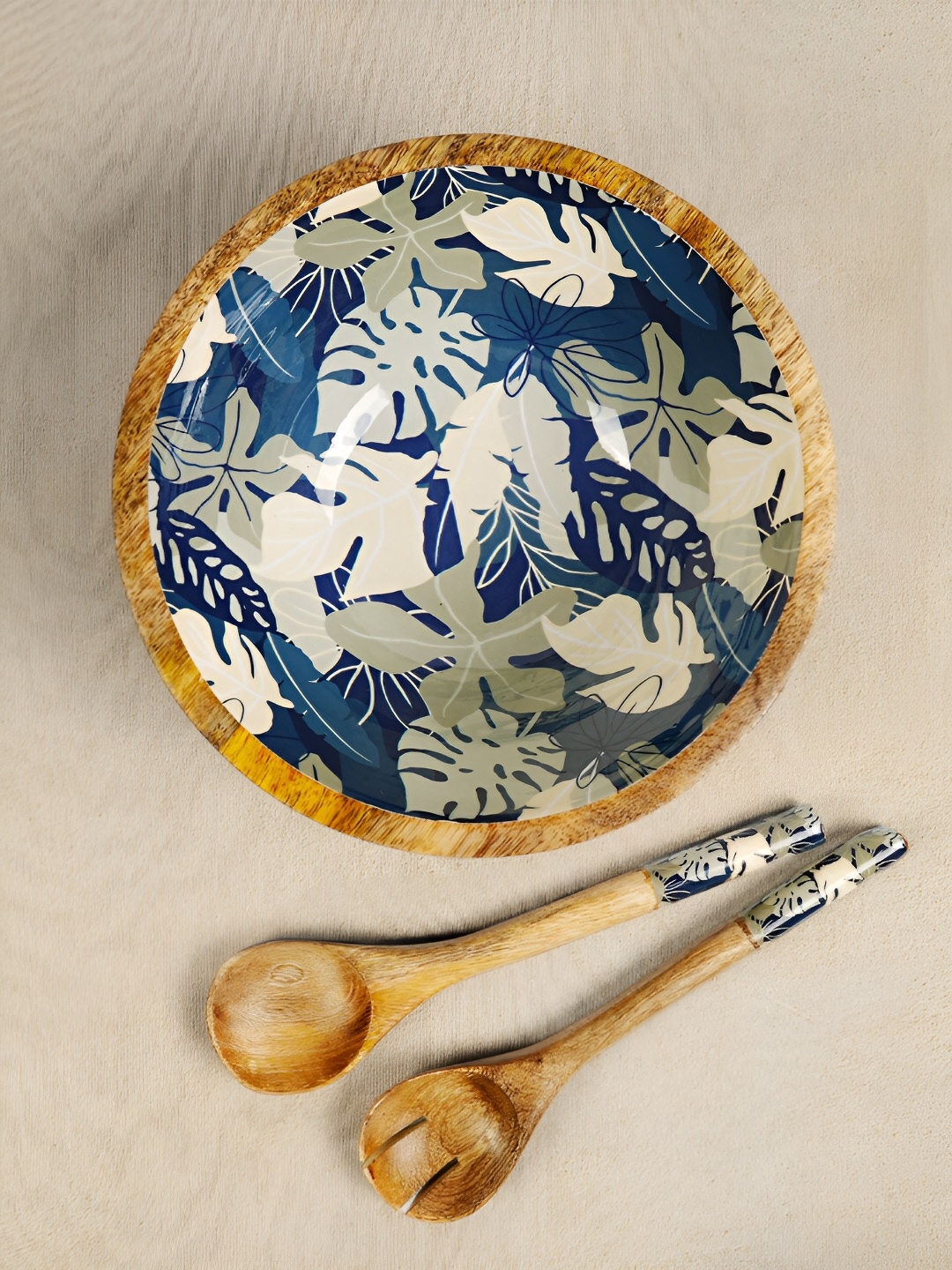 

Amora Blue 3 Pieces Tropical Leaf Mango Wood Salad Bowls