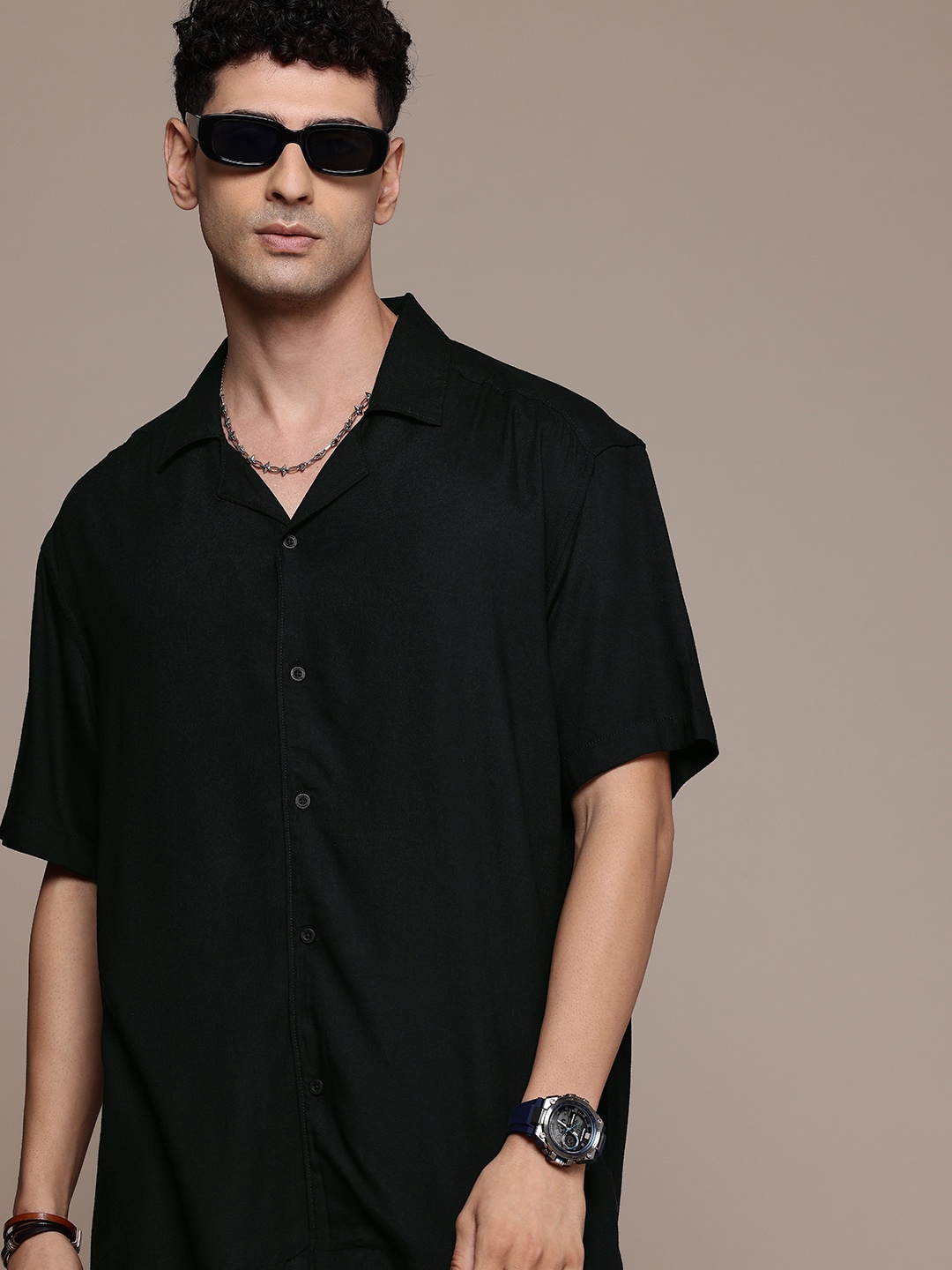 

The Roadster Life Co. Cuban Collar Relaxed Fit Opaque Casual Shirt, Black