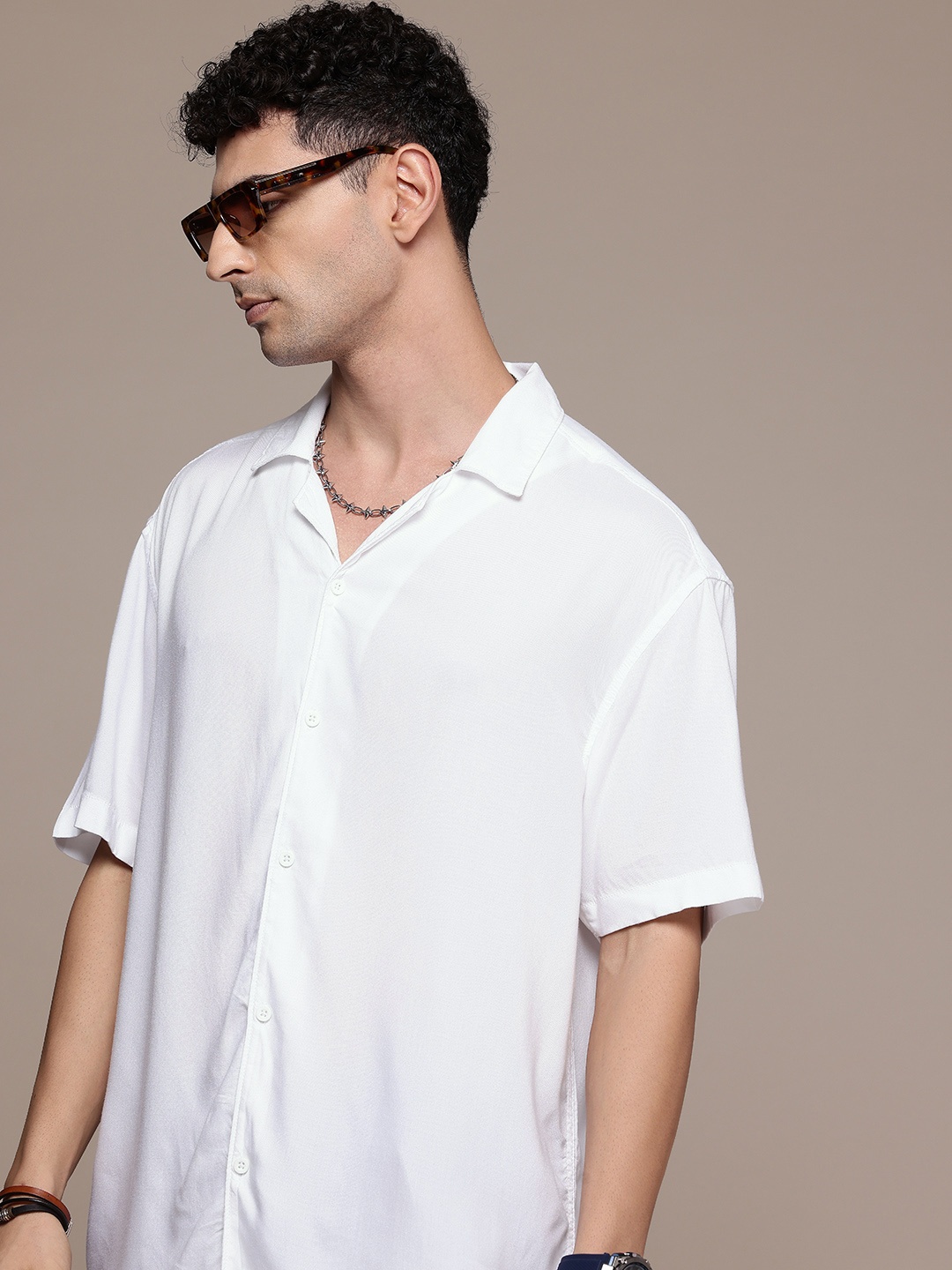 

The Roadster Life Co. Cuban Collar Relaxed Fit Opaque Casual Shirt, White
