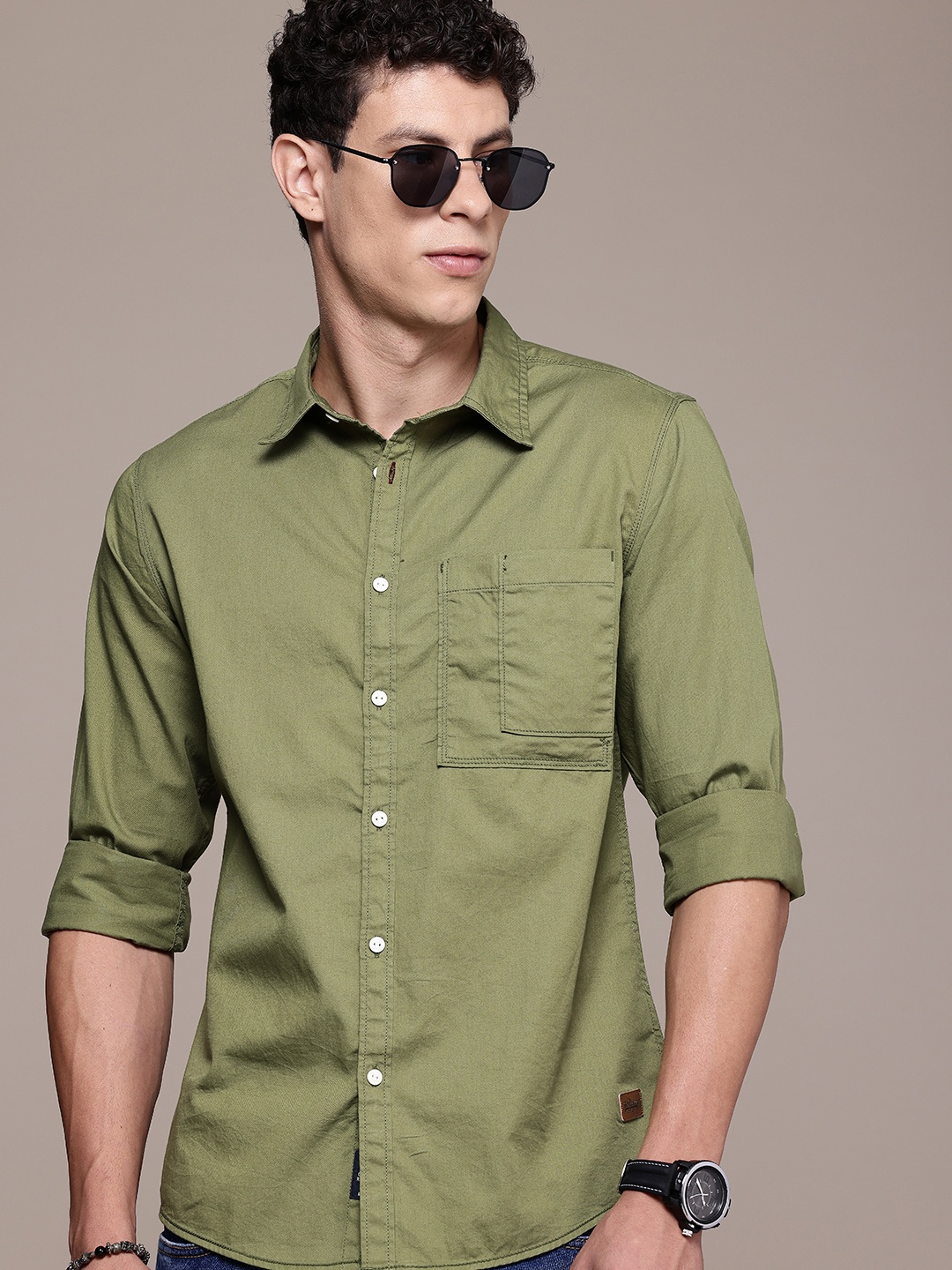 

The Roadster Life Co. Pure Cotton Solid Casual Shirt, Green