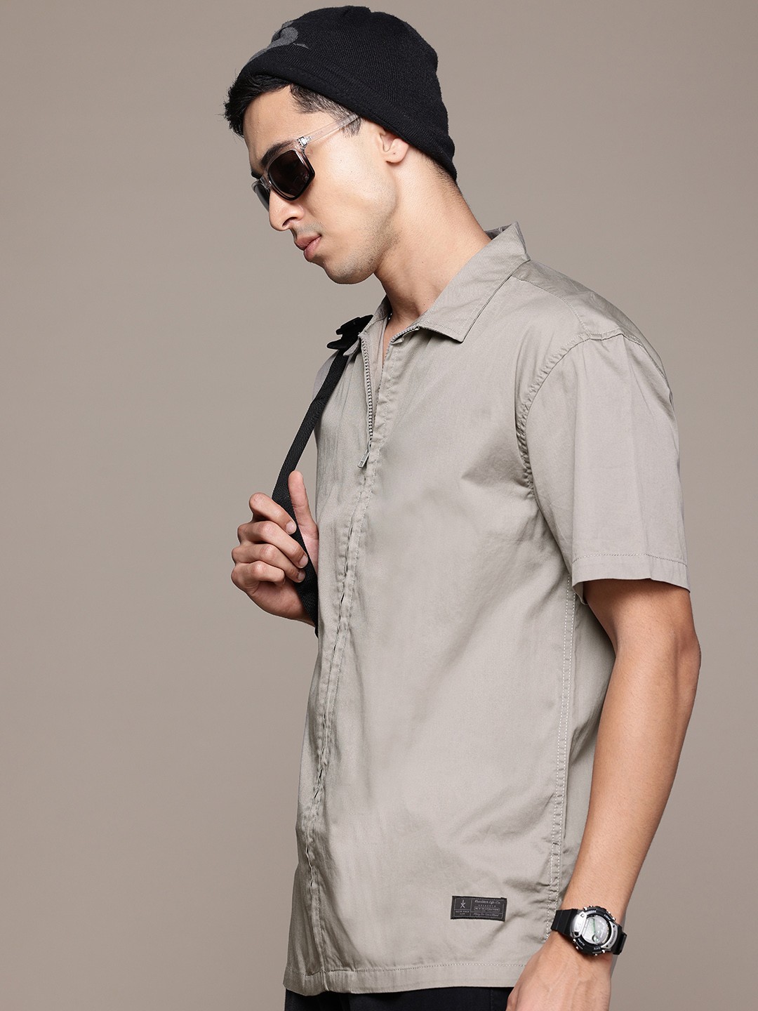 

The Roadster Lifestyle Co. Men Pure Cotton Casual Shirt, Taupe