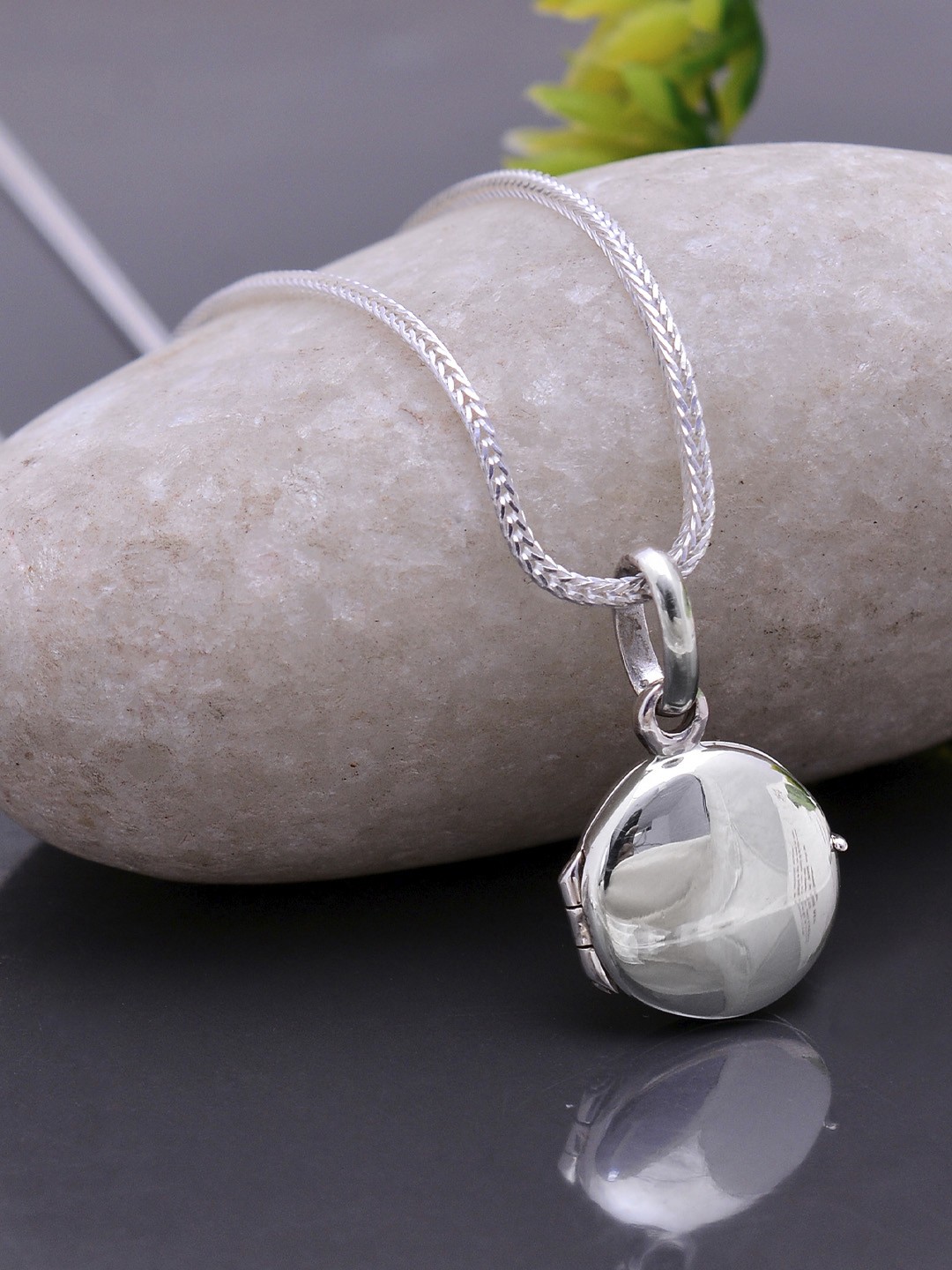 

Abhooshan Silver-Plated 92.5 Sterling Silver Oval Love Photo Pendant with Chain