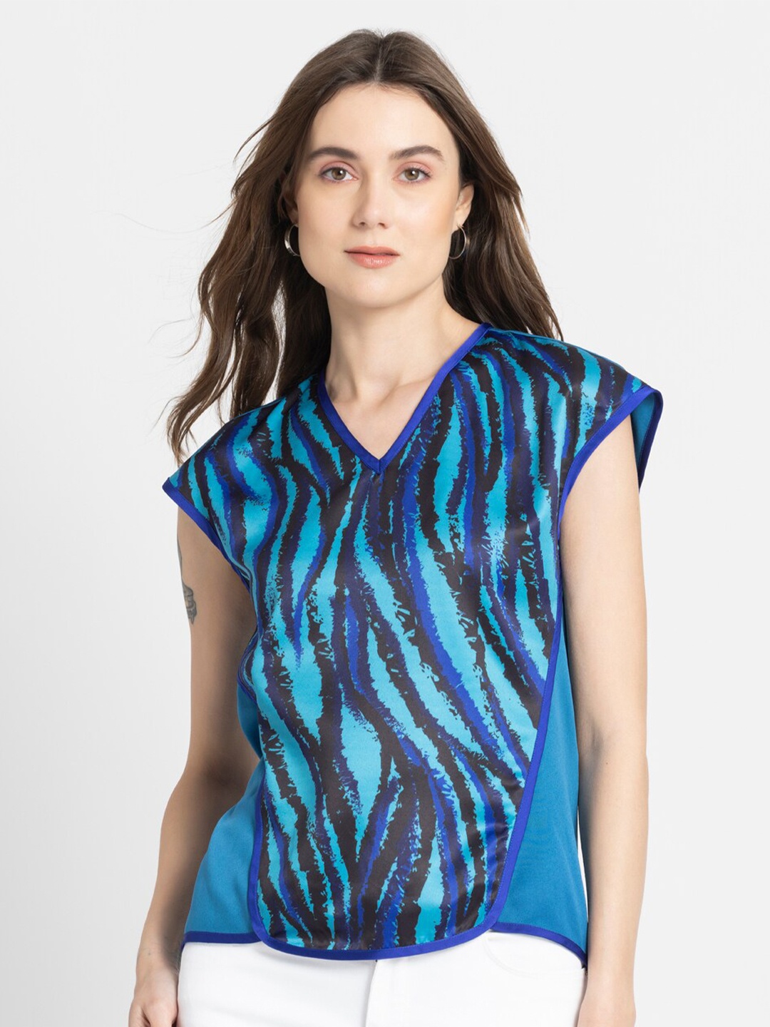 

SHAYE Animal Printed V-Neck Cap Sleeves Top, Blue