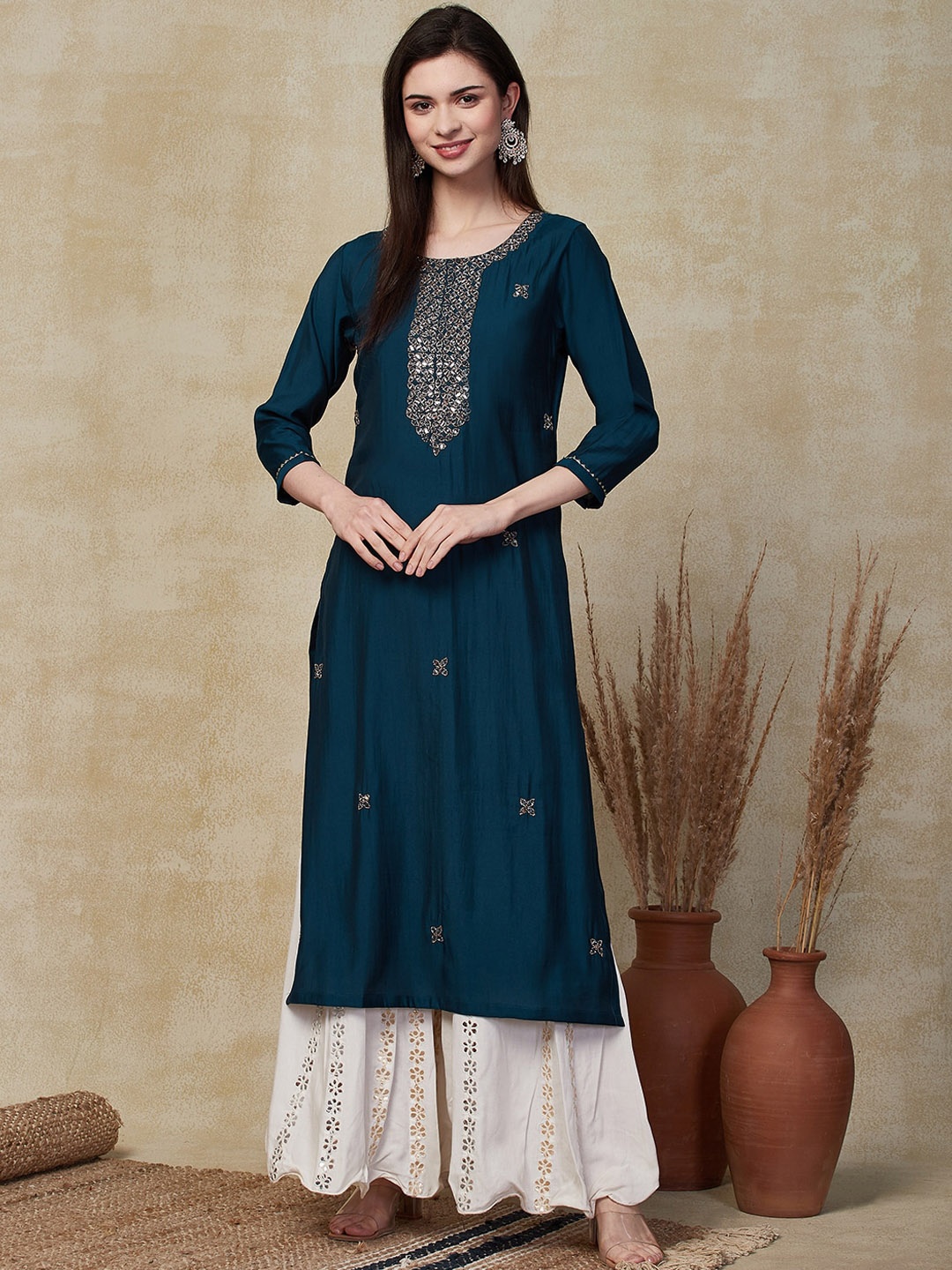 

FASHOR Embellished Round Neck Kurta, Teal