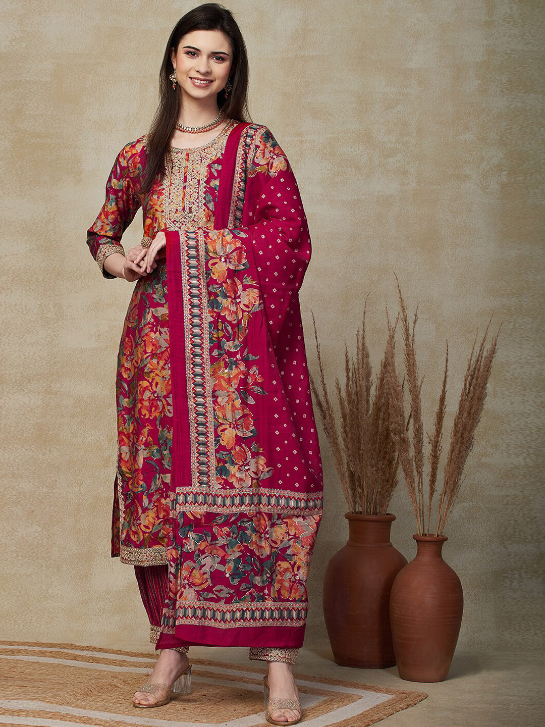 

FASHOR Floral Printed Round Neck Three-Quarter Sleeves Kurta Set, Maroon