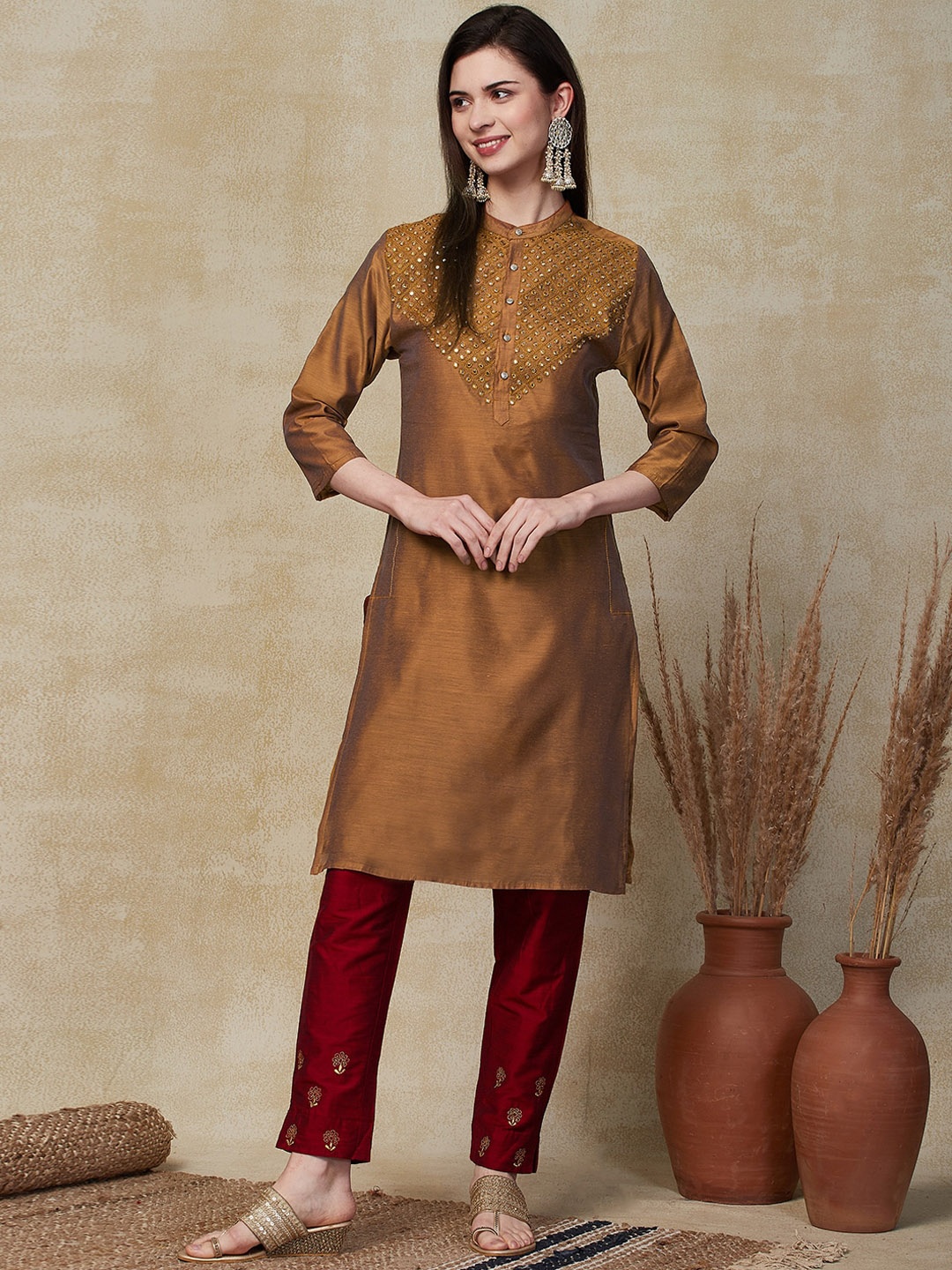 

FASHOR Ethnic Motifs Yoke Design Mirror Work Kurta, Brown