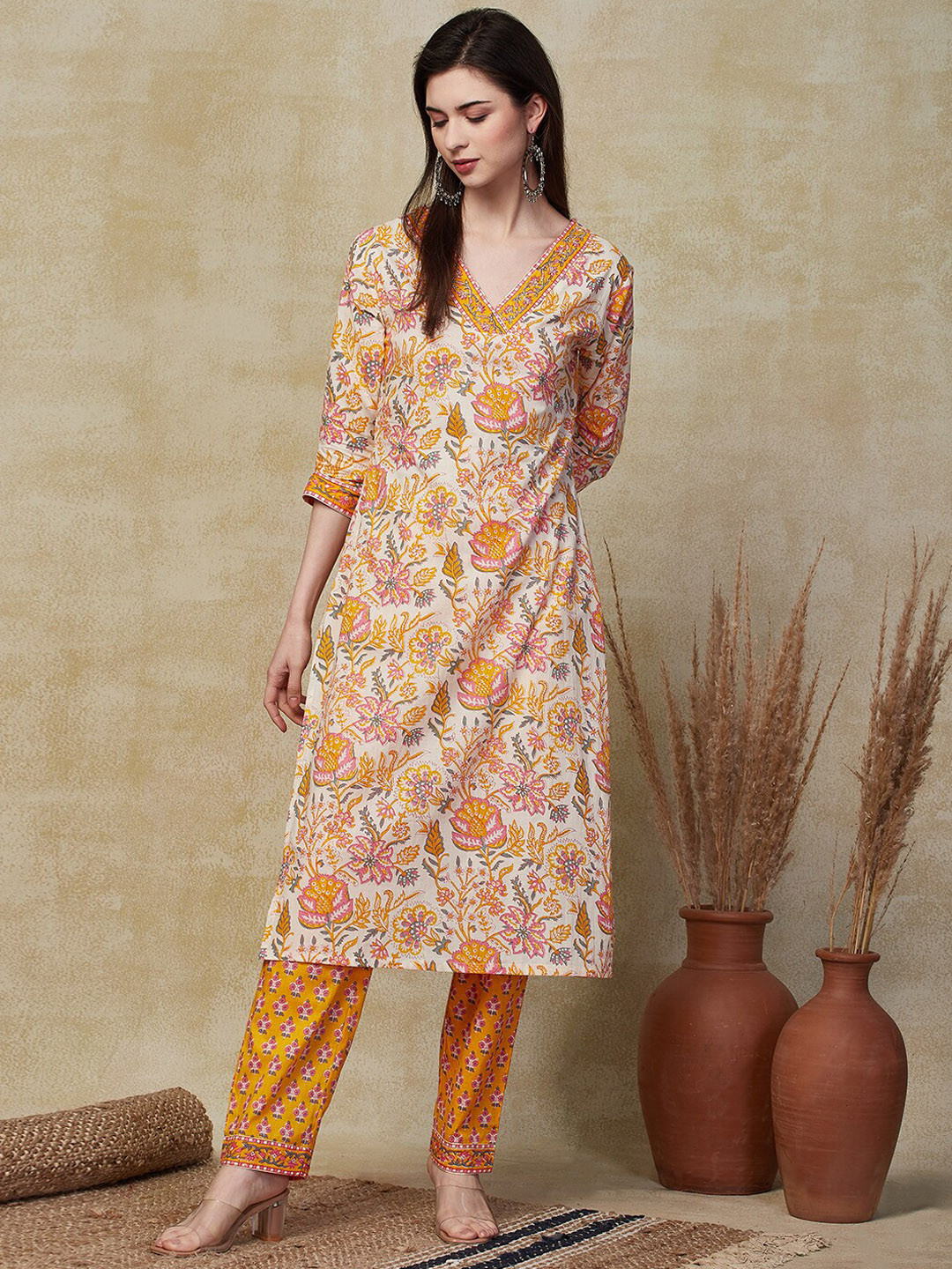 

FASHOR Floral Printed Pure Cotton Straight Kurta with Trousers, Off white