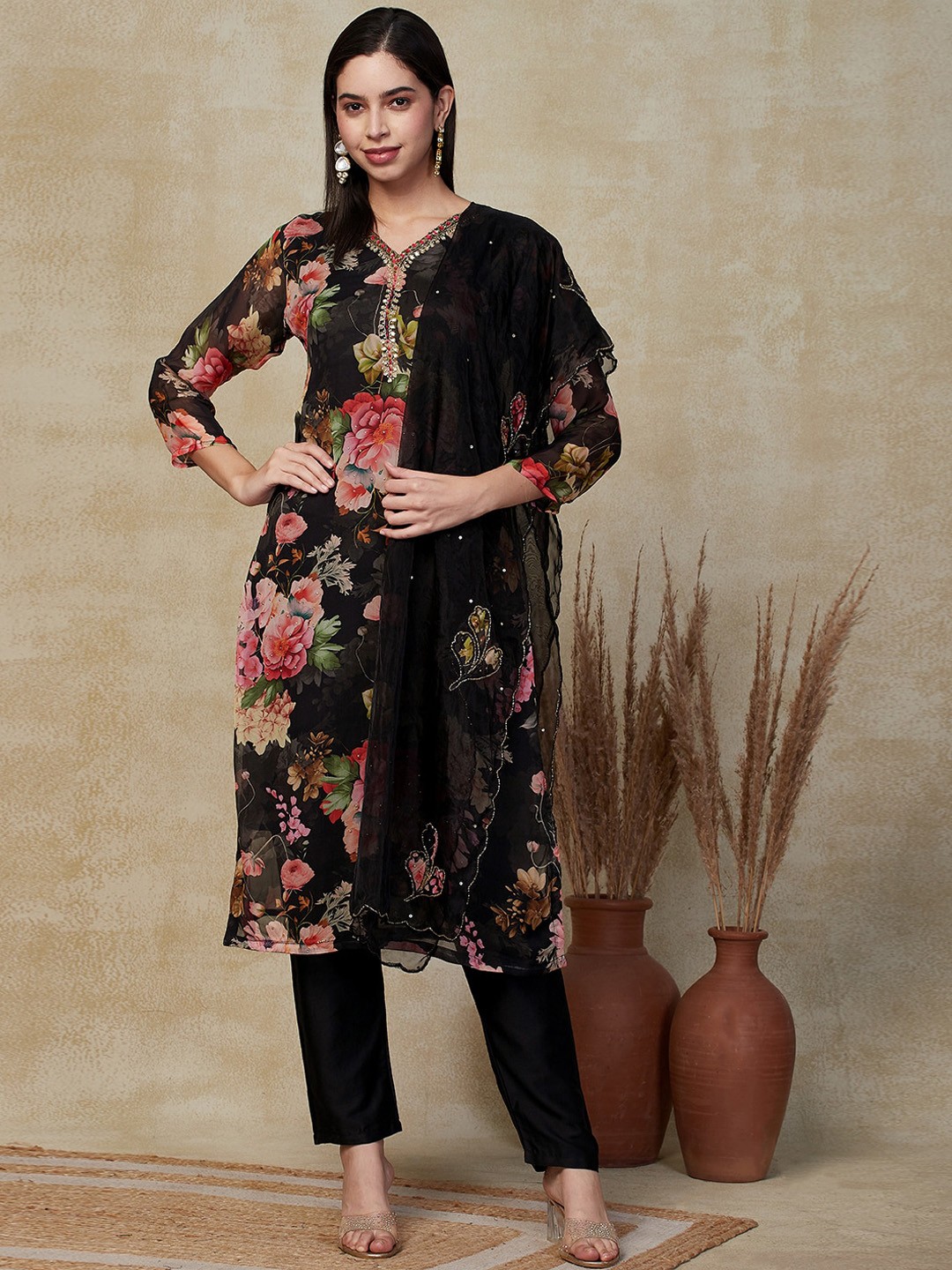 

FASHOR Floral Printed Beads and Stones Straight Kurta with Trousers & Dupatta, Black