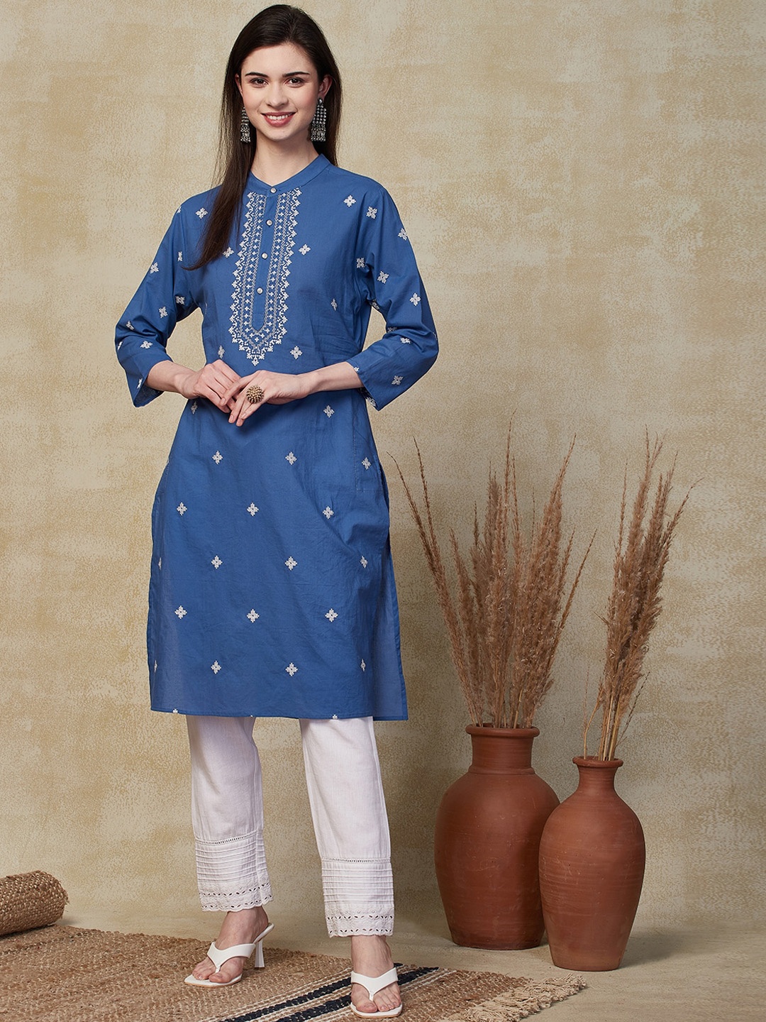 

FASHOR Ethnic Motifs Embroidered Thread Work Straight Cotton Kurta, Blue