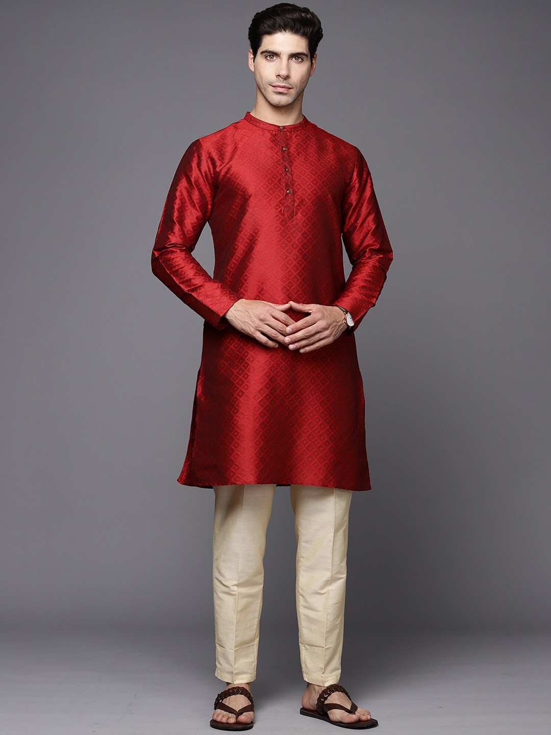 

Indo Era Mandarin Collar Thread Work Long Sleeves Straight Kurta, Maroon