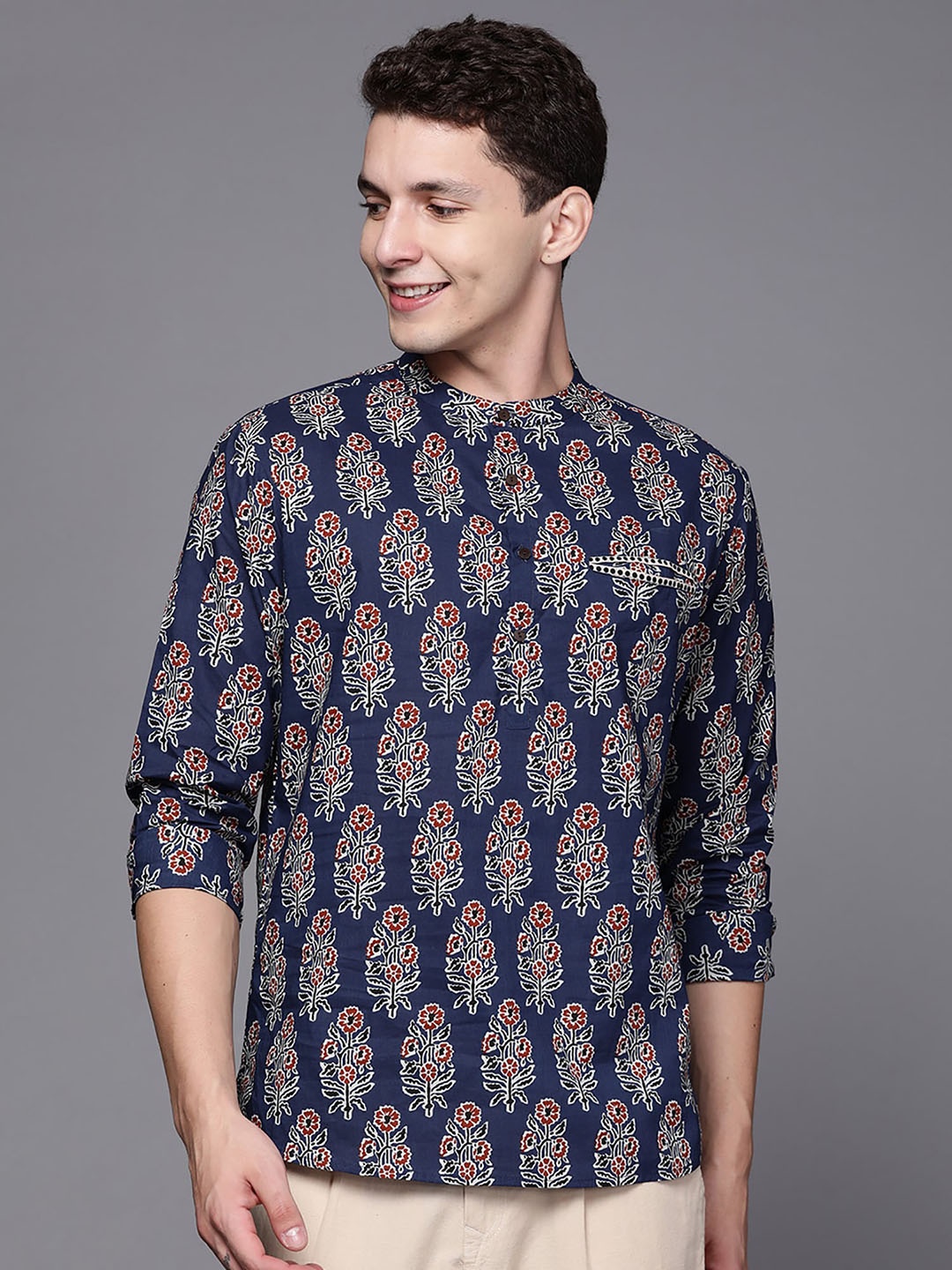 

Indo Era Ethnic Motifs Printed Pure Cotton Kurta, Navy blue