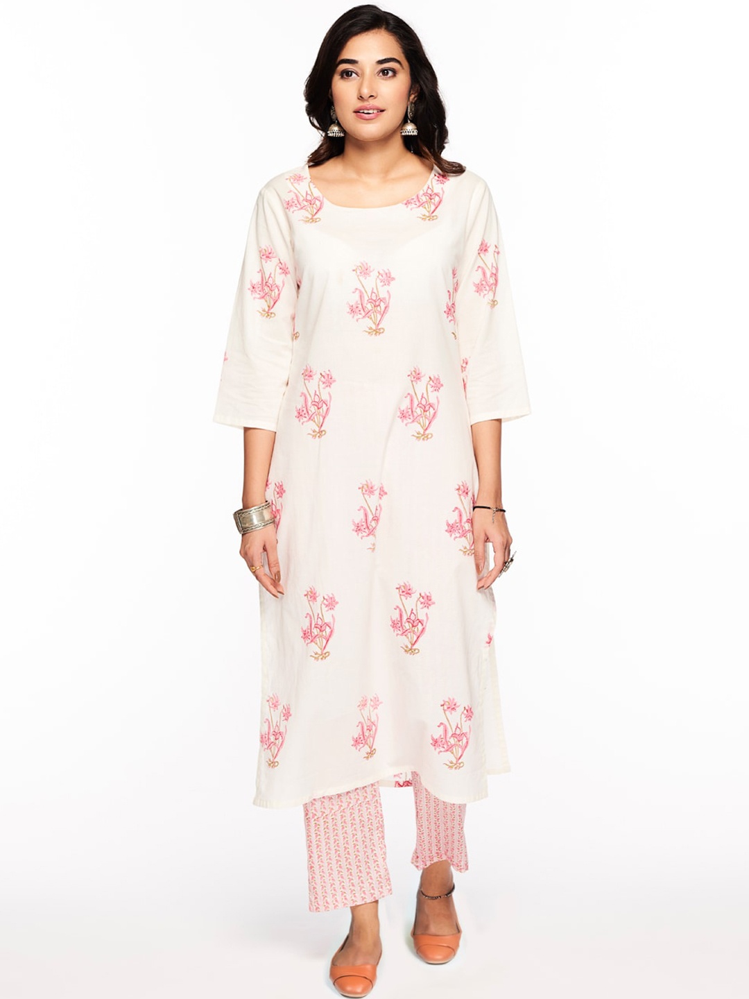 

KAHVA Floral Printed Straight Pure Cotton Kurta With Trousers & Dupatta, Pink