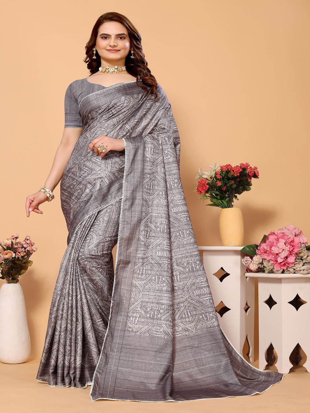 

ARYZE Ethnic Motifs Embroidered Border Saree, Grey