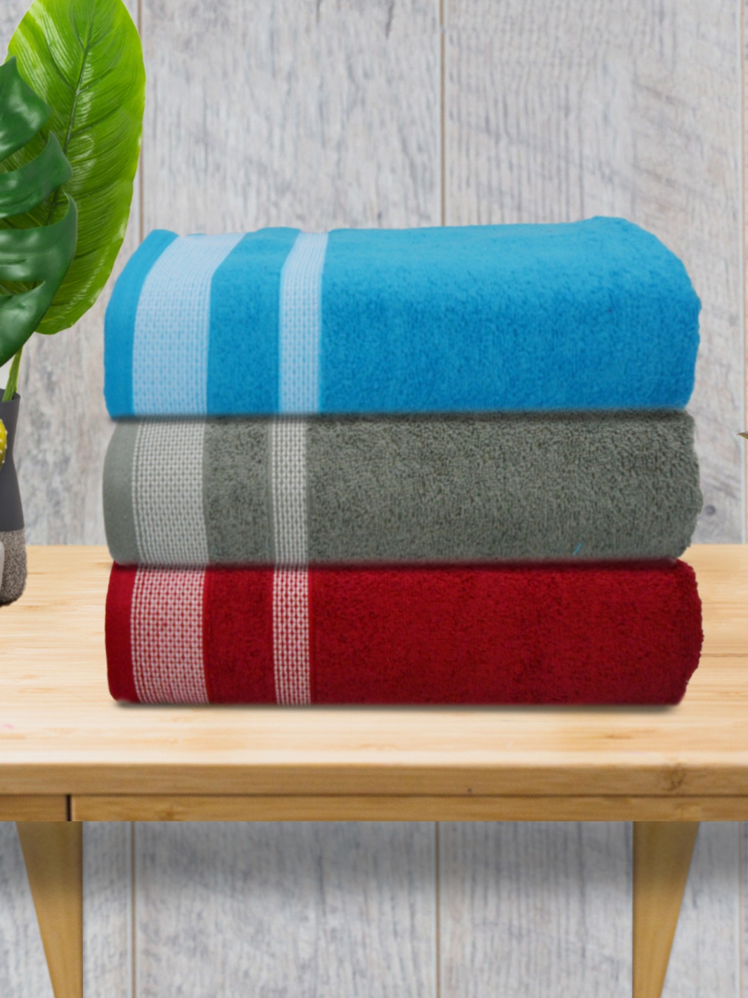 

Athom Living Blue & Maroon 3 Pieces Cotton Bath Towels