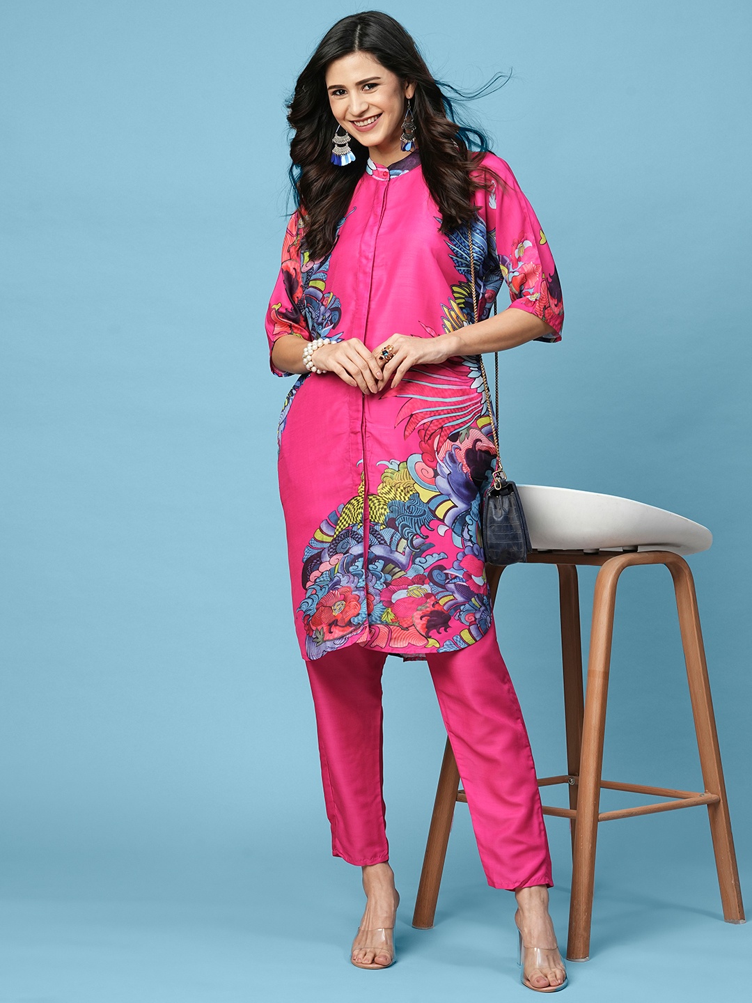 

Kiana House Of Fashion Floral Printed Mandarin Collar Straight Kurta With Trouser, Pink