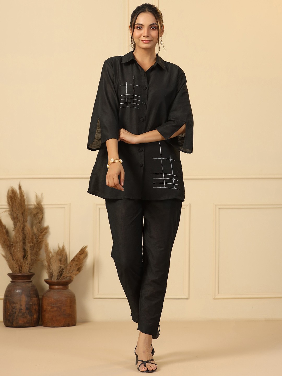 

mirari Geometric Embroidered Shirt With Trouser, Black