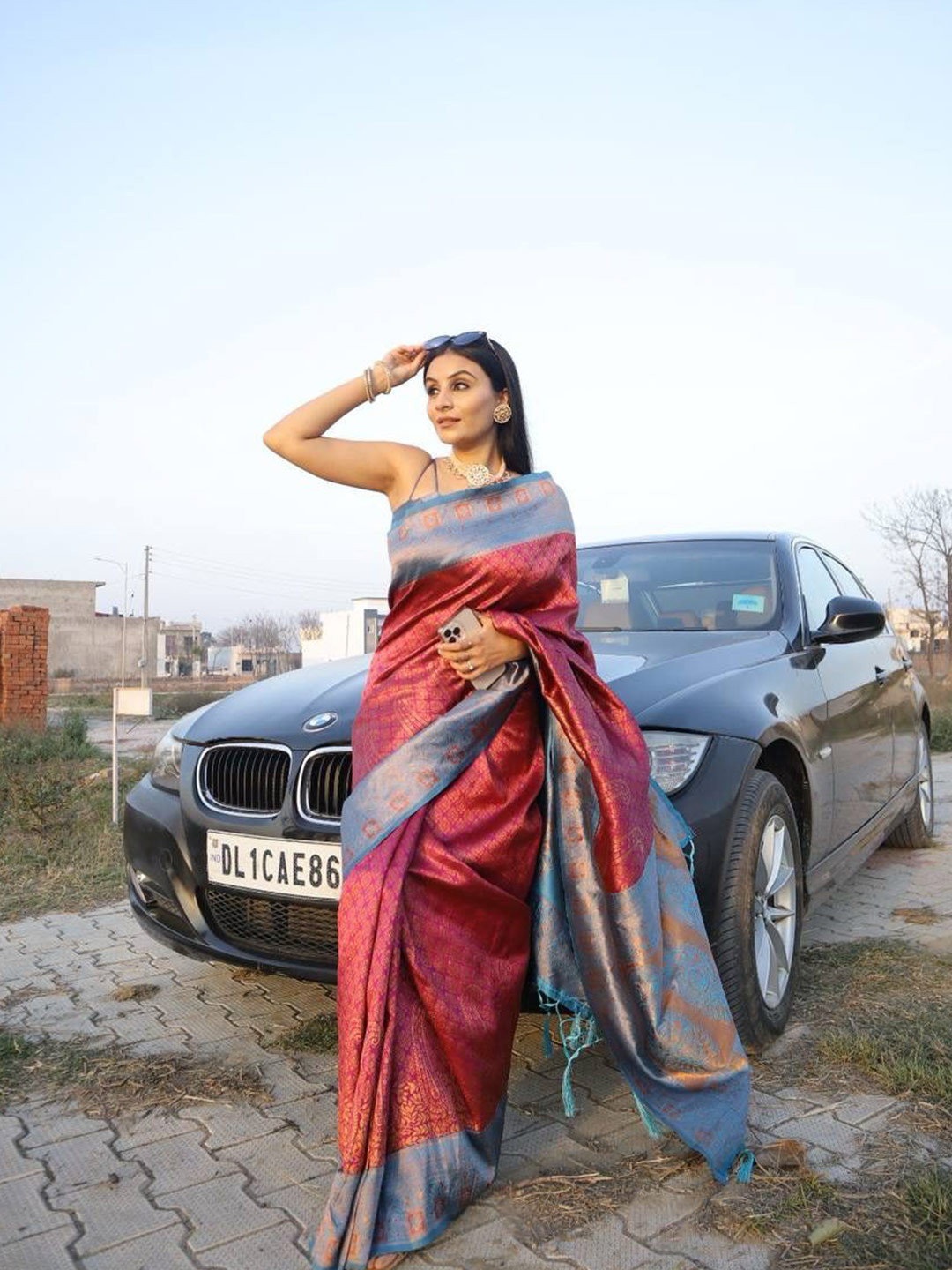 

BESUCHER Ethnic Motifs Woven Design Zari Kanjeevaram Saree, Magenta