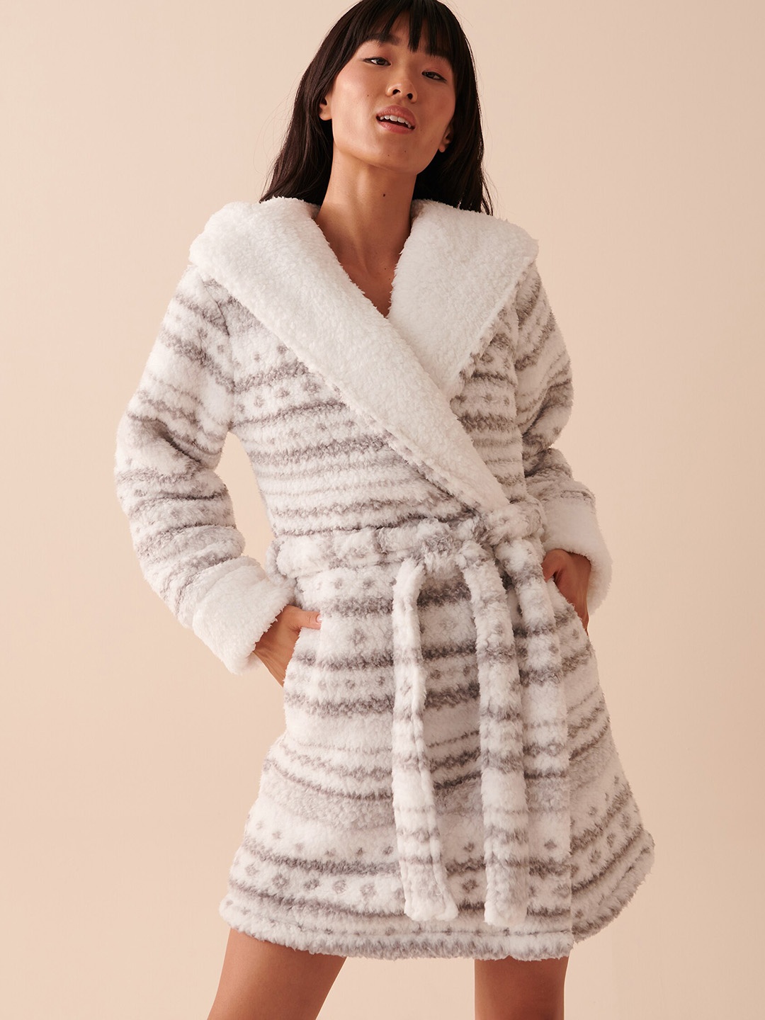 

La Vie en Rose Printed Mini Sherpa Robe, Grey