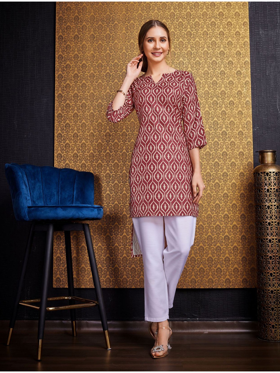 

KALINI Floral Printed V-Neck Pure Crepe Kurti, Maroon