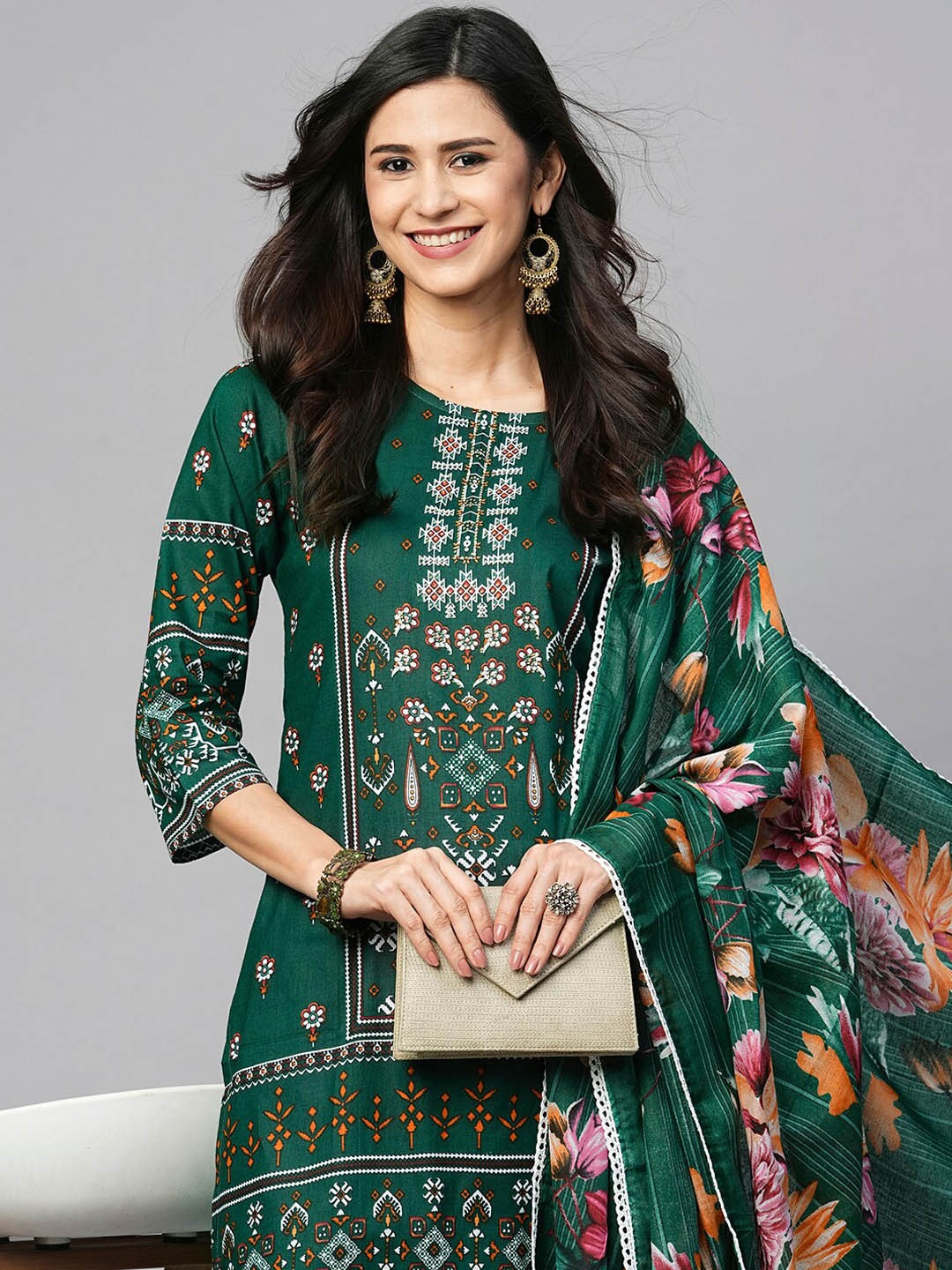 

Kiana House Of Fashion Printed Pure Cotton Kurta With Trousers & Dupatta, Green