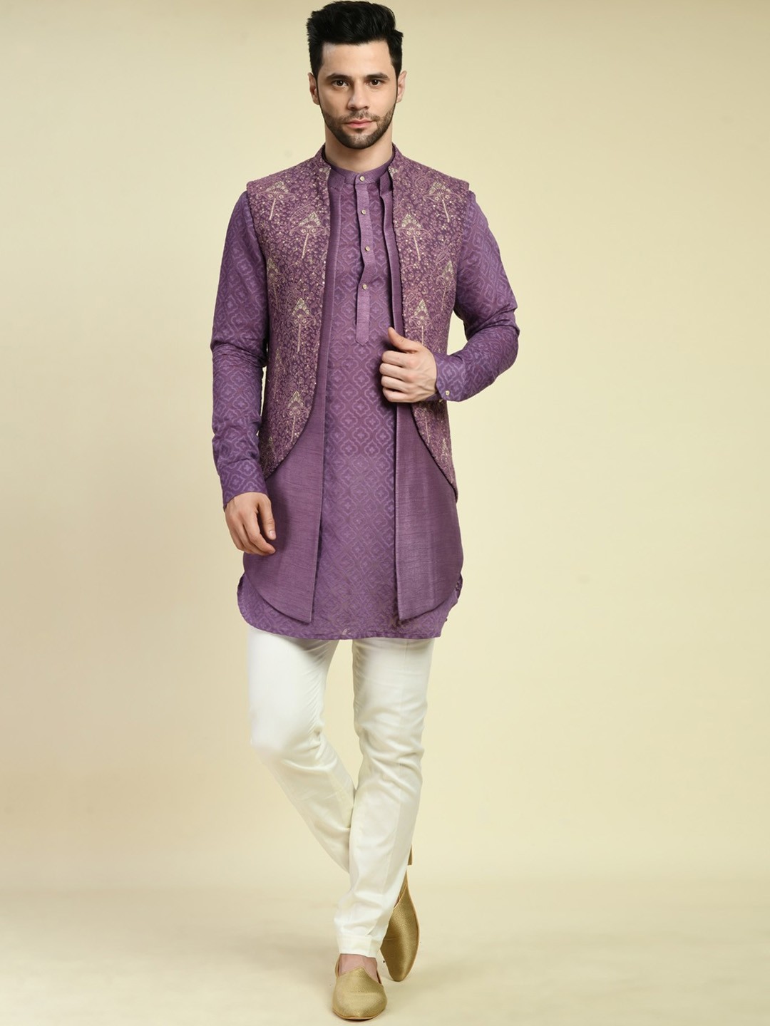 

ONE MAN SHOW Ethnic Motifs Printed Band Collar Straight Silk Kurta With Jacket, Purple
