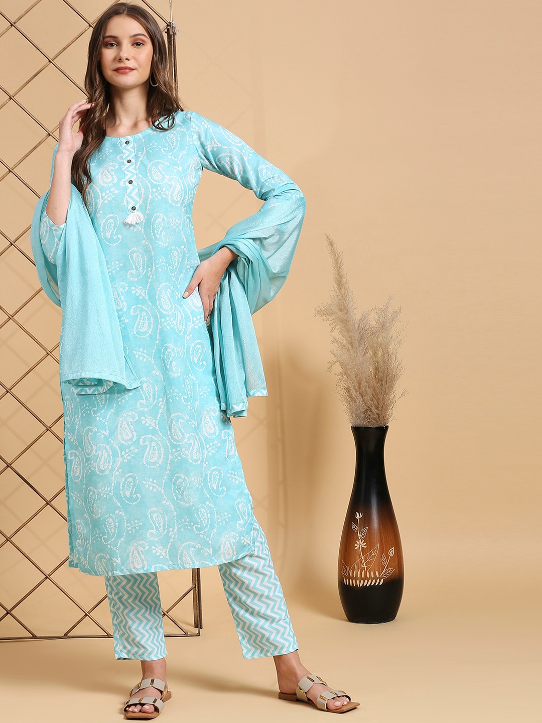 

KALINI Floral Printed Regular Kurta With Trousers & Dupatta, Blue