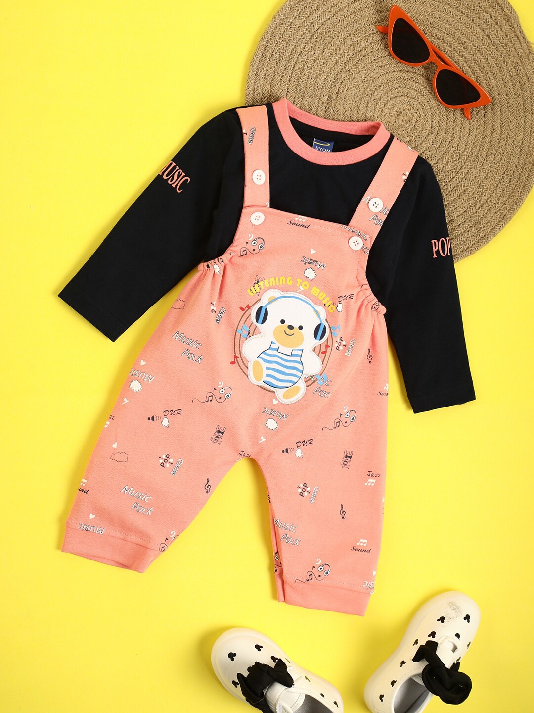 

V-Mart Infants Graphic Printed Cotton Dungaree With T-Shirt, Pink