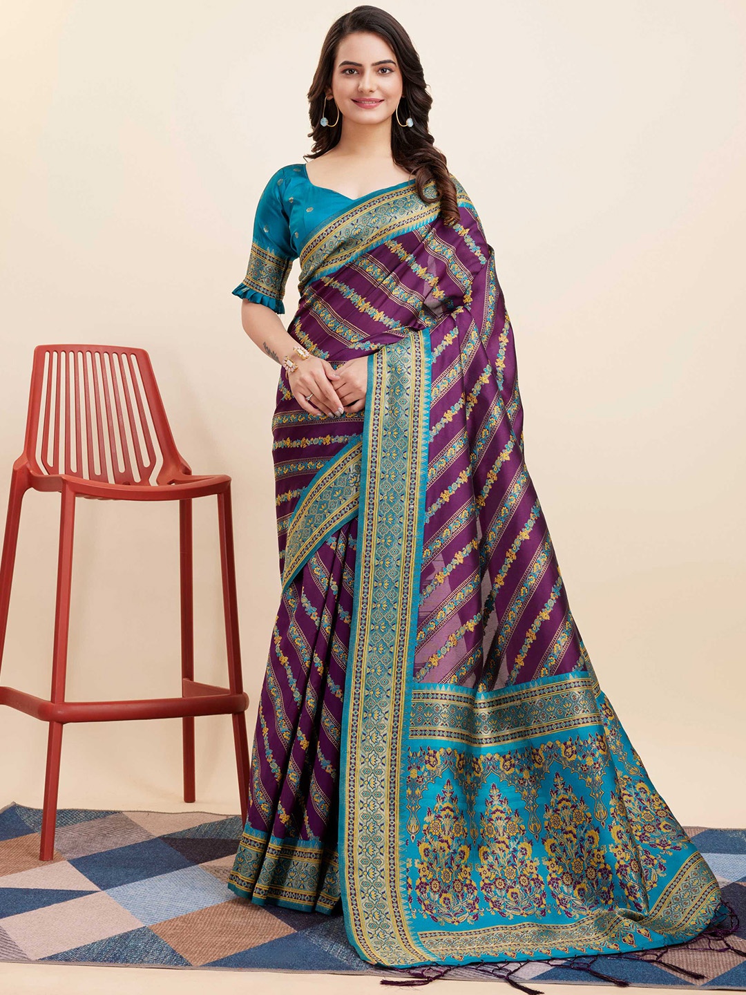 

VAIRAGEE Ethnic Motifs Woven Design Zari Banarasi Saree, Purple