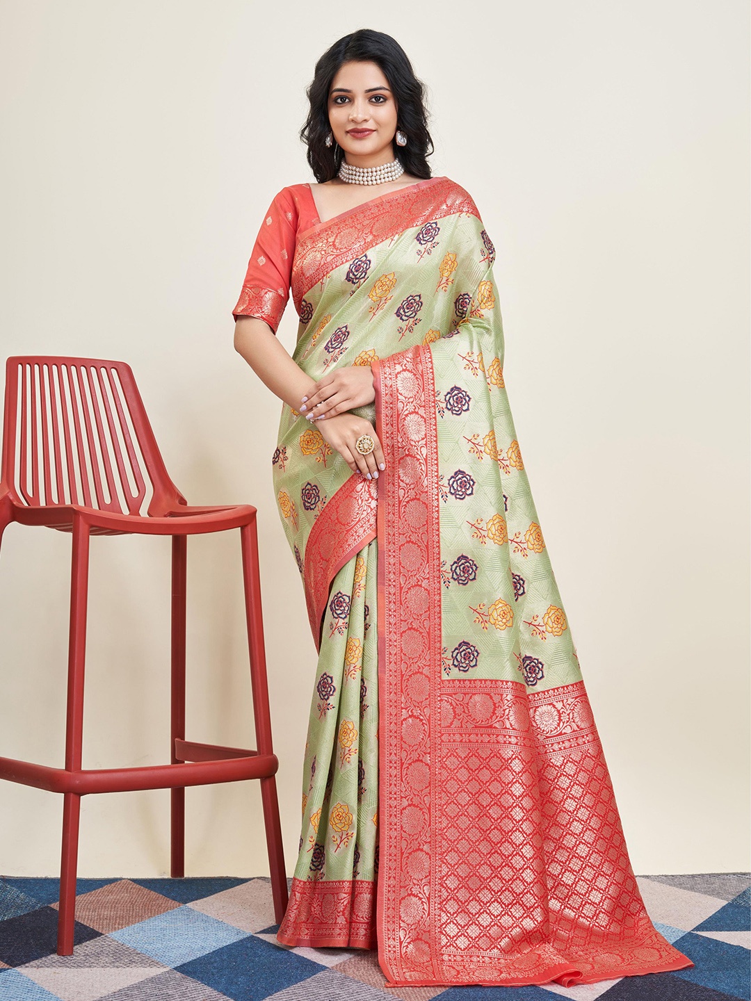 

VAIRAGEE Floral Printed Zari Banarasi Saree, Olive