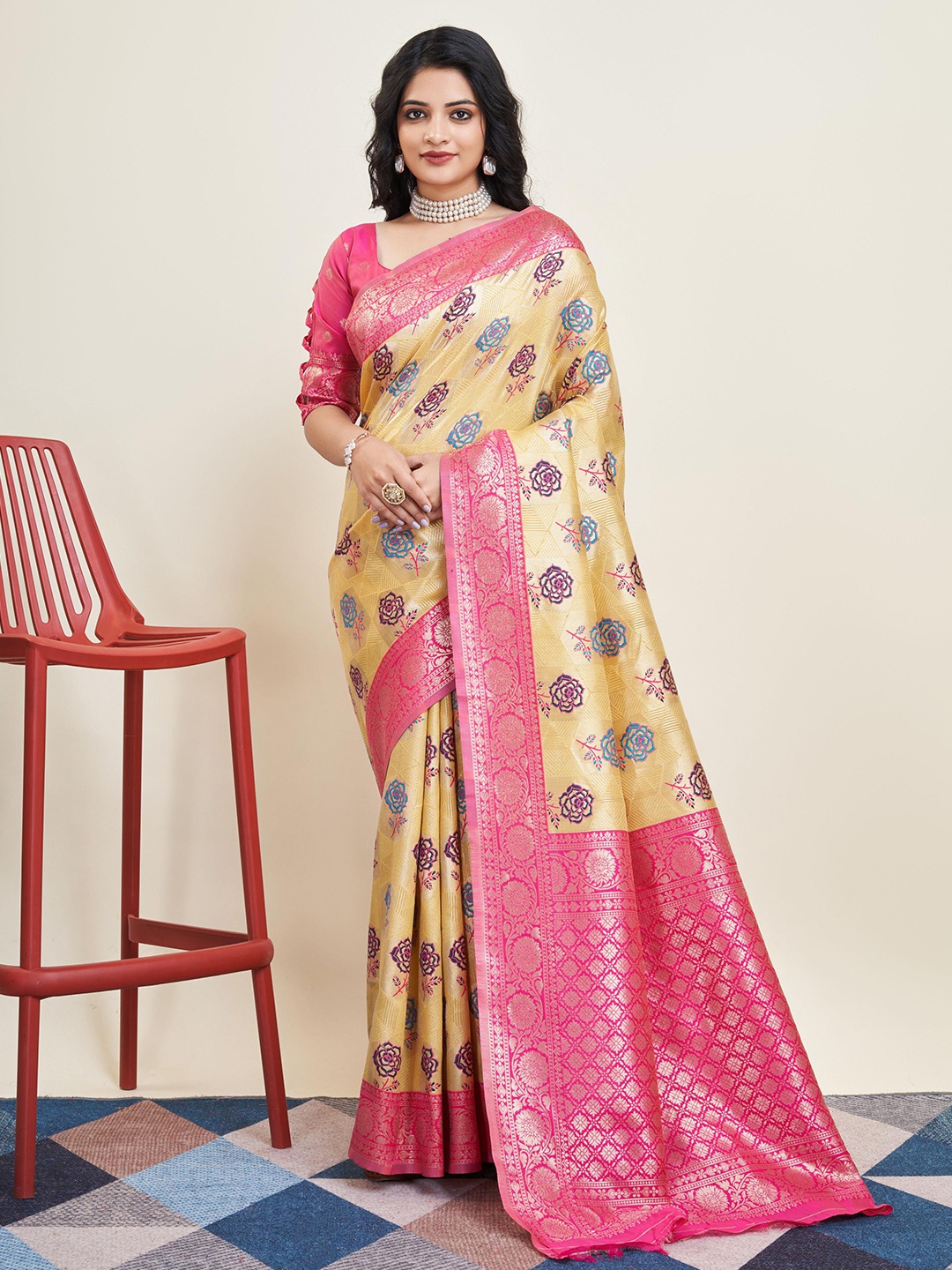 

VAIRAGEE Floral Woven Design Zari Banarasi Saree, Yellow