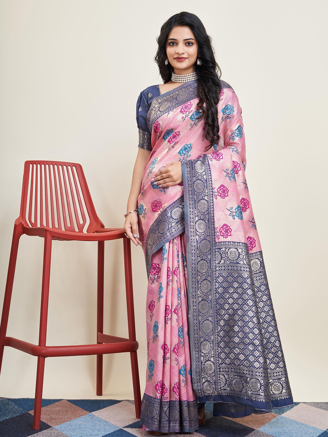 

VAIRAGEE Floral Woven Design Zari Banarasi Saree, Pink