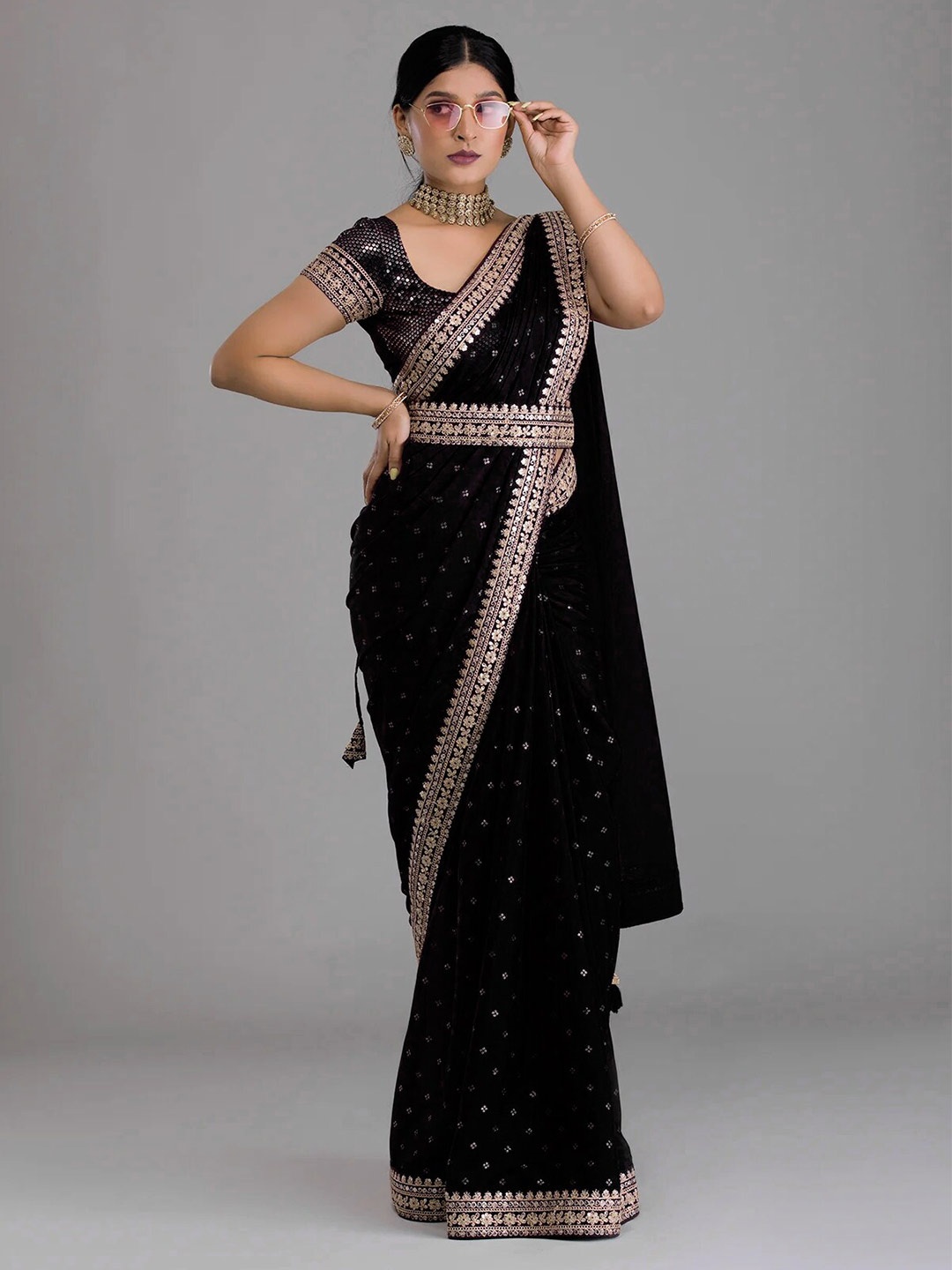 

TEEYA CREATION Polka Dot Embroidered Belted Saree, Black