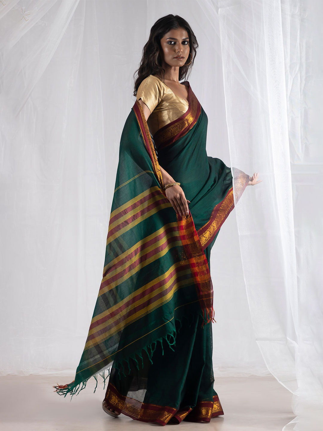

Unnati Silks Woven Design Zari Handloom Pure Cotton Narayan Peth Saree, Green