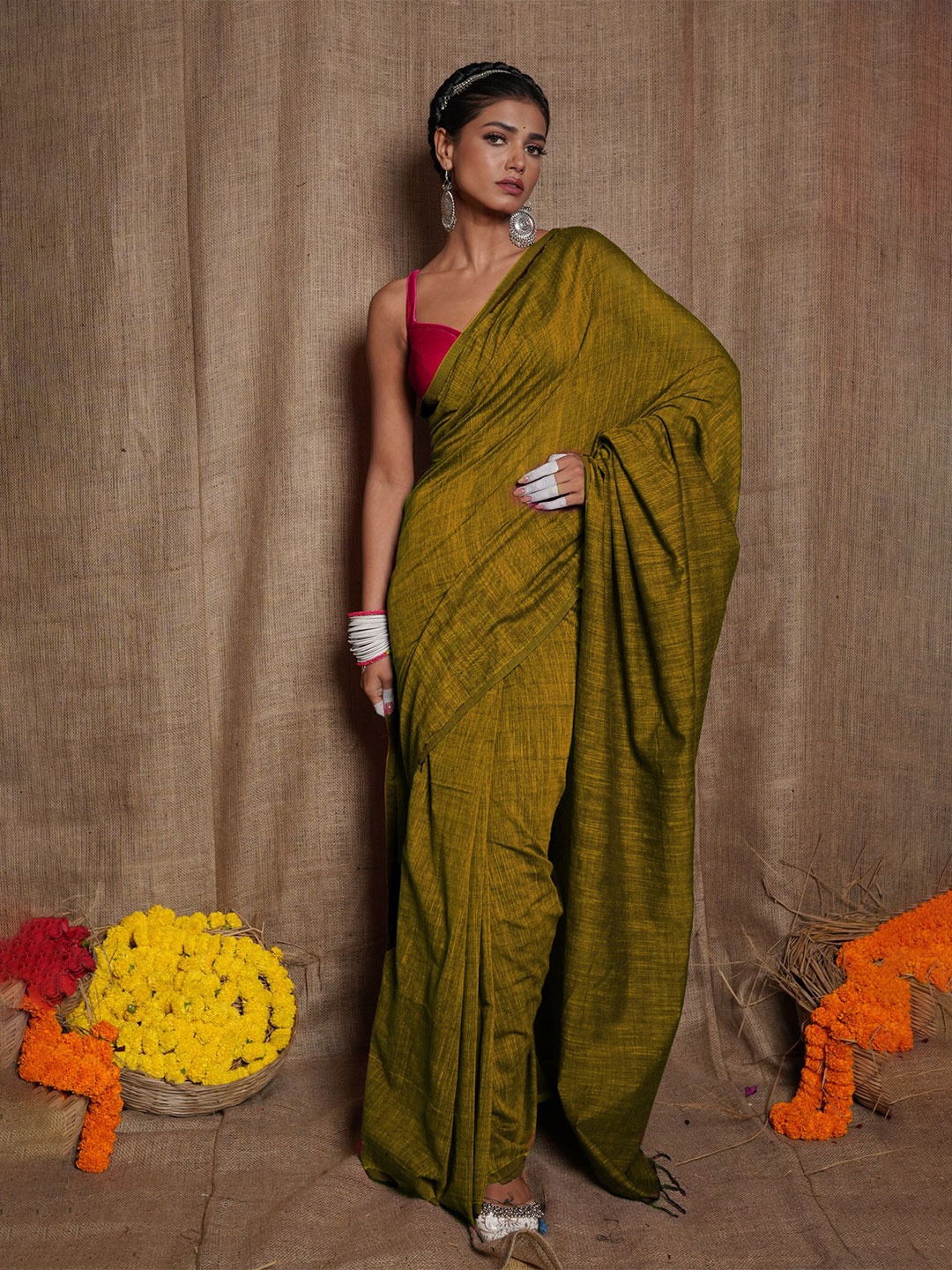 

Unnati Silks Woven Design Saree With Tassels, Yellow