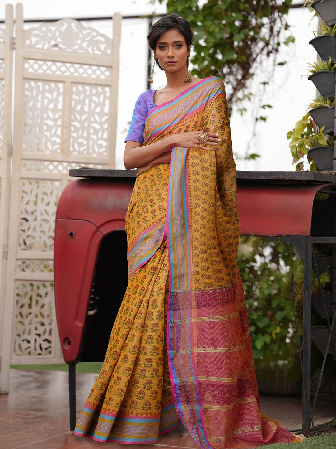 

Unnati Silks Floral Printed Pure Cotton Handloom Saree, Yellow