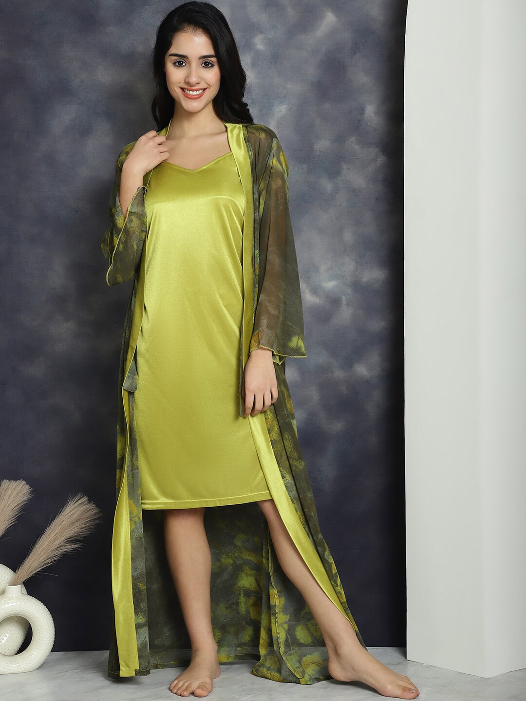 

Claura Printed Nightdress With Robe, Green
