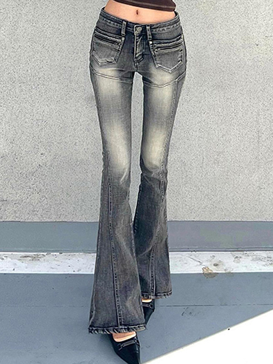 

LULU & SKY Women Flared Low Rise Clean Look Heavy Fade Stretchable Jeans, Grey