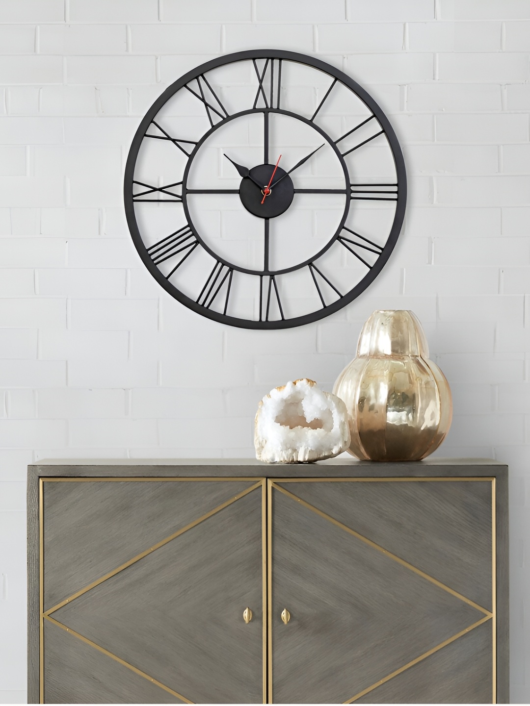 

Craftter Black Round Shaped Contemporary Wall Clock
