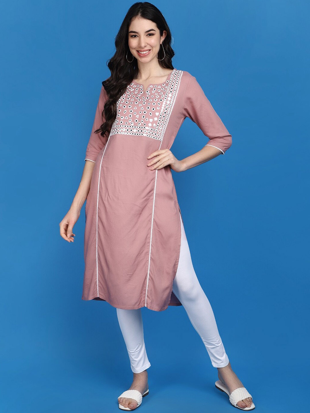 

V-Mart Geometric Embroidered Round Neck Straight Kurta, Mauve