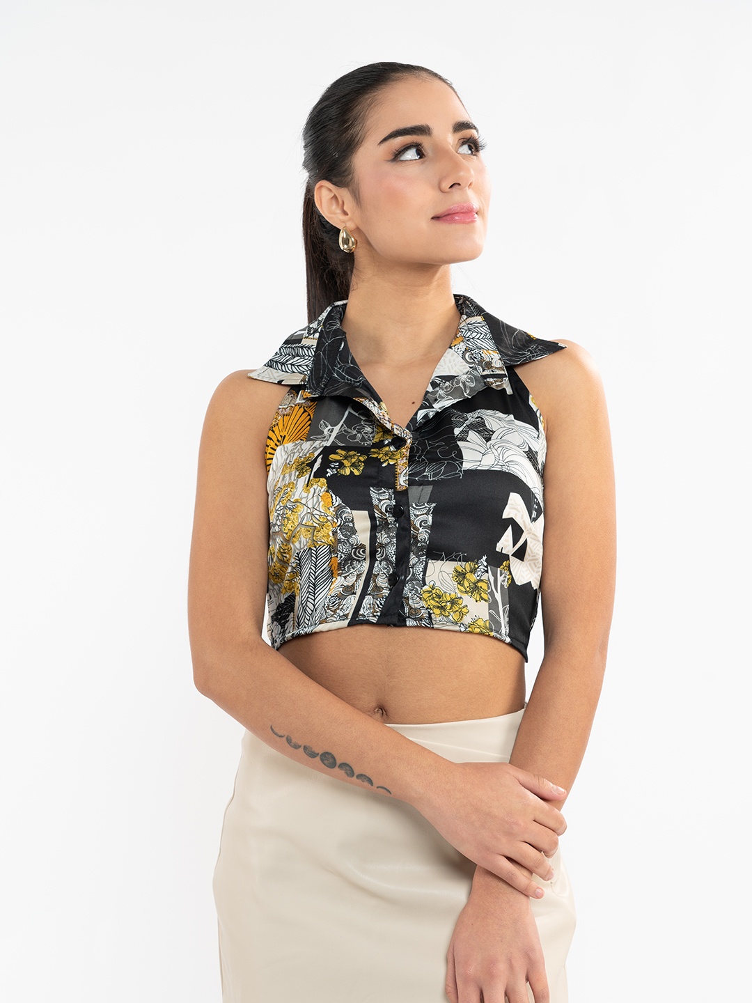 

Stylecast X Hersheinbox Printed Smocked Back Shirt Style Crop Top, Black