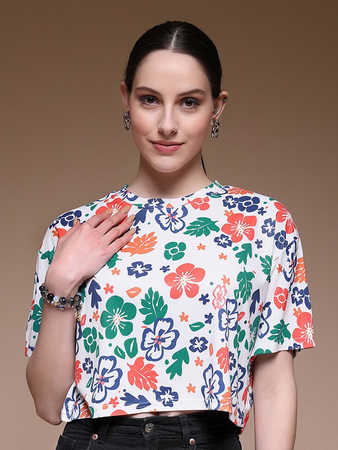 

Selvia Round Neck Floral Print Boxy Crop Top, White